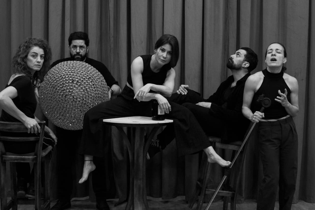 Centro Cultural Teatro Guaíra -  Teatro José Maria Santos - No Céu da Boca – A peça “No Céu da Boca” retorna ao Teatro José Maria Santos com sessões de 30 de outubro a 2 de novembro. As apresentações ocorrem na quinta e sexta às 20h, no sábado às 17h e 20h, e no domingo às 11h