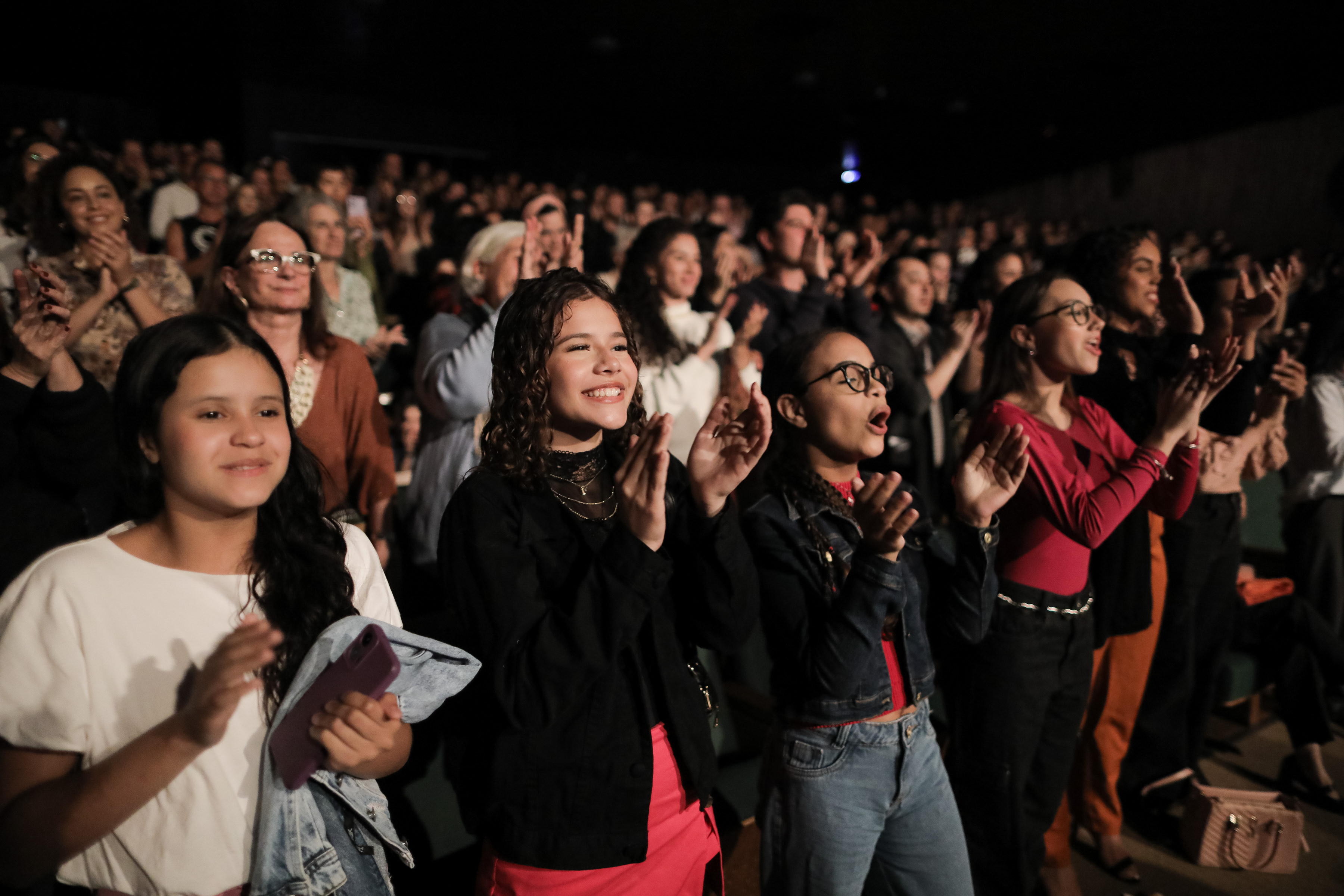 Balé Teatro Guaíra levanta a plateia e emociona no Festival de Dança de Londrina