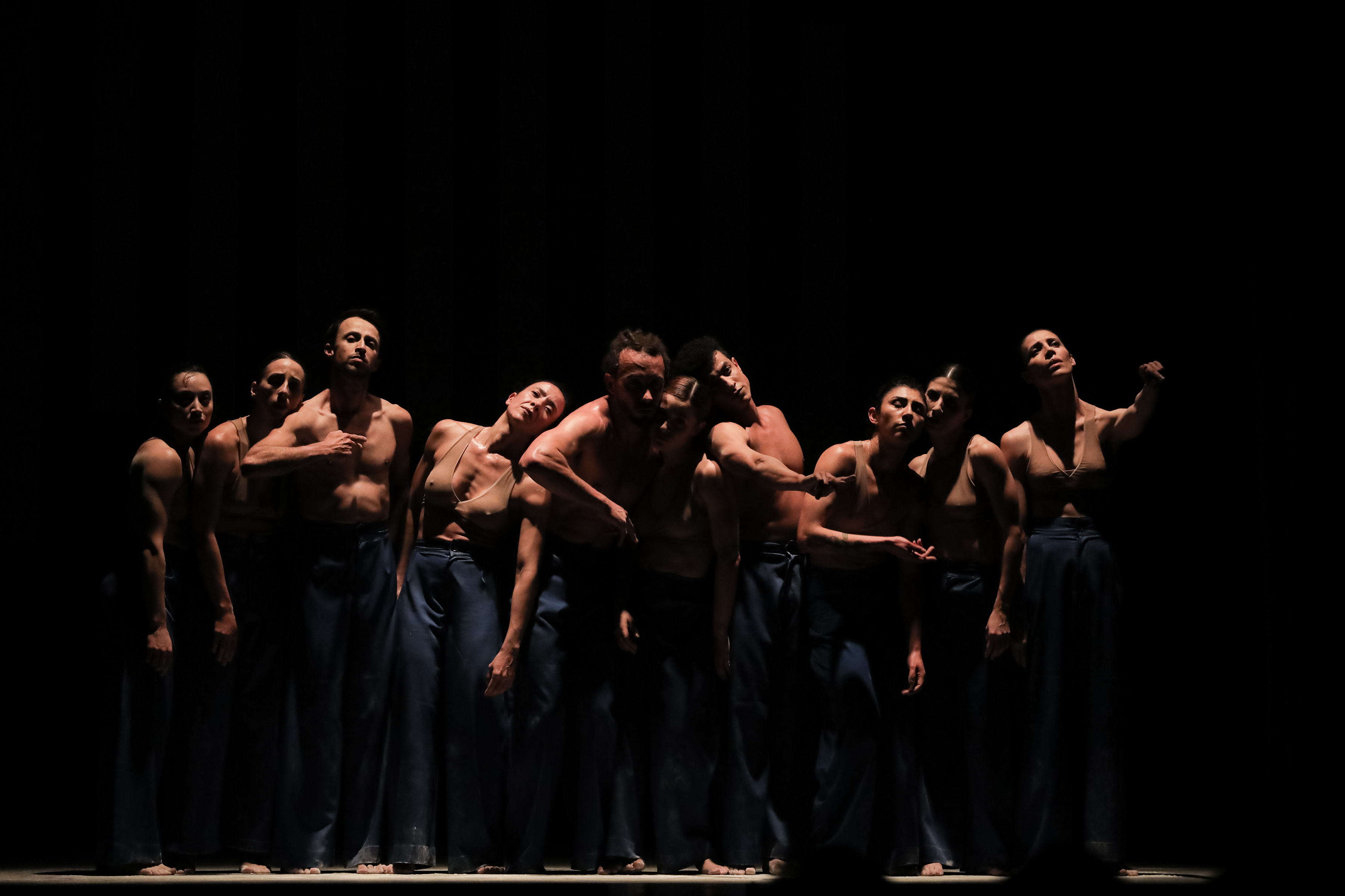 Balé Teatro Guaíra levanta a plateia e emociona no Festival de Dança de Londrina