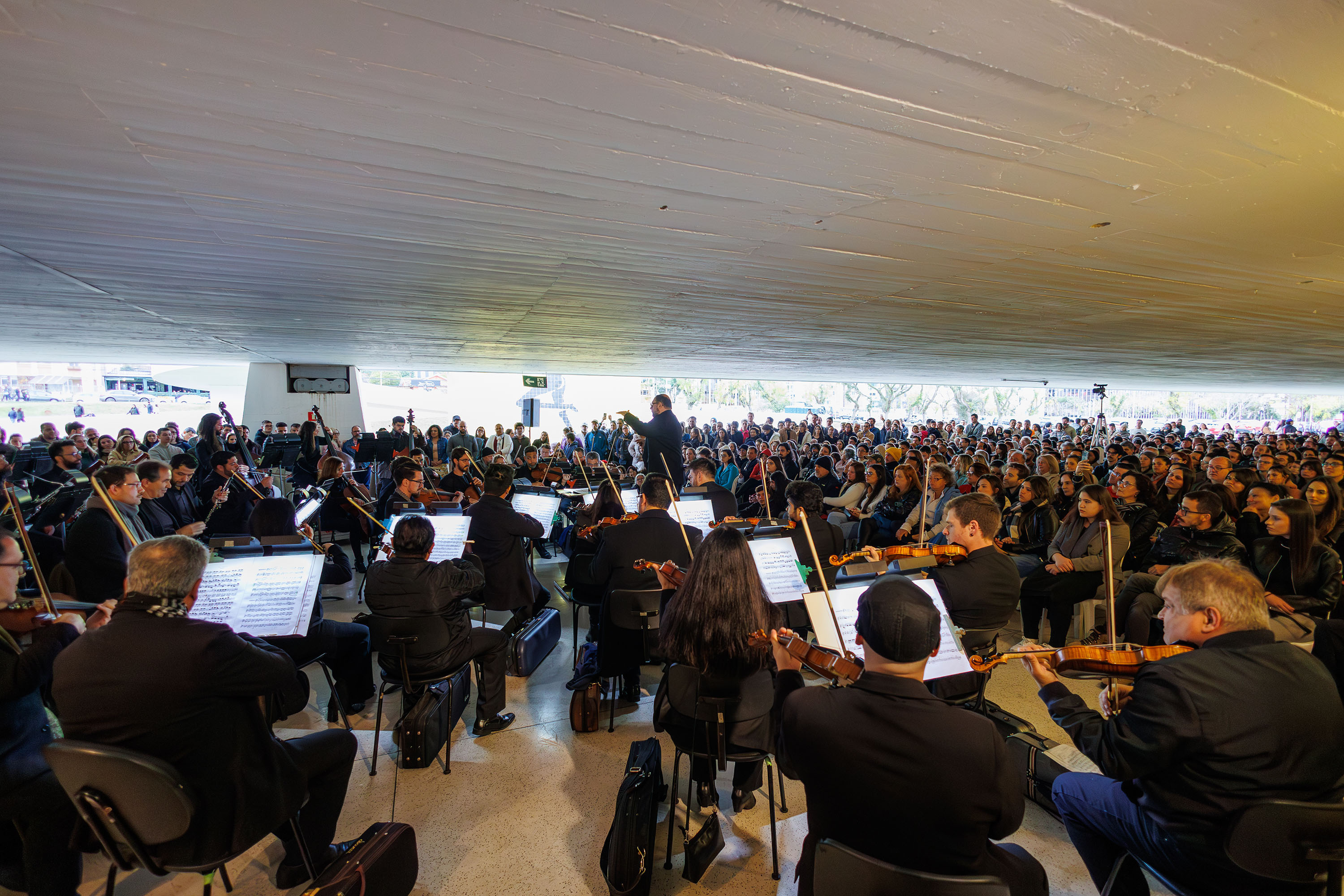 Centro Cultural Teatro Guaíra -  MON – Museus Oscar Niemeyer - Concerto | 5ª série OSP no Museu Oscar Niemeyer: "MOSTLY MOZART" – Em 2025, a Orquestra Sinfônica do Paraná celebra quatro décadas de história com uma série de apresentações especiais ao longo do ano, incluindo a série "OSP no Museu Niemeyer", dedicada ao compositor austríaco Wolfgang Amadeus Mozart.