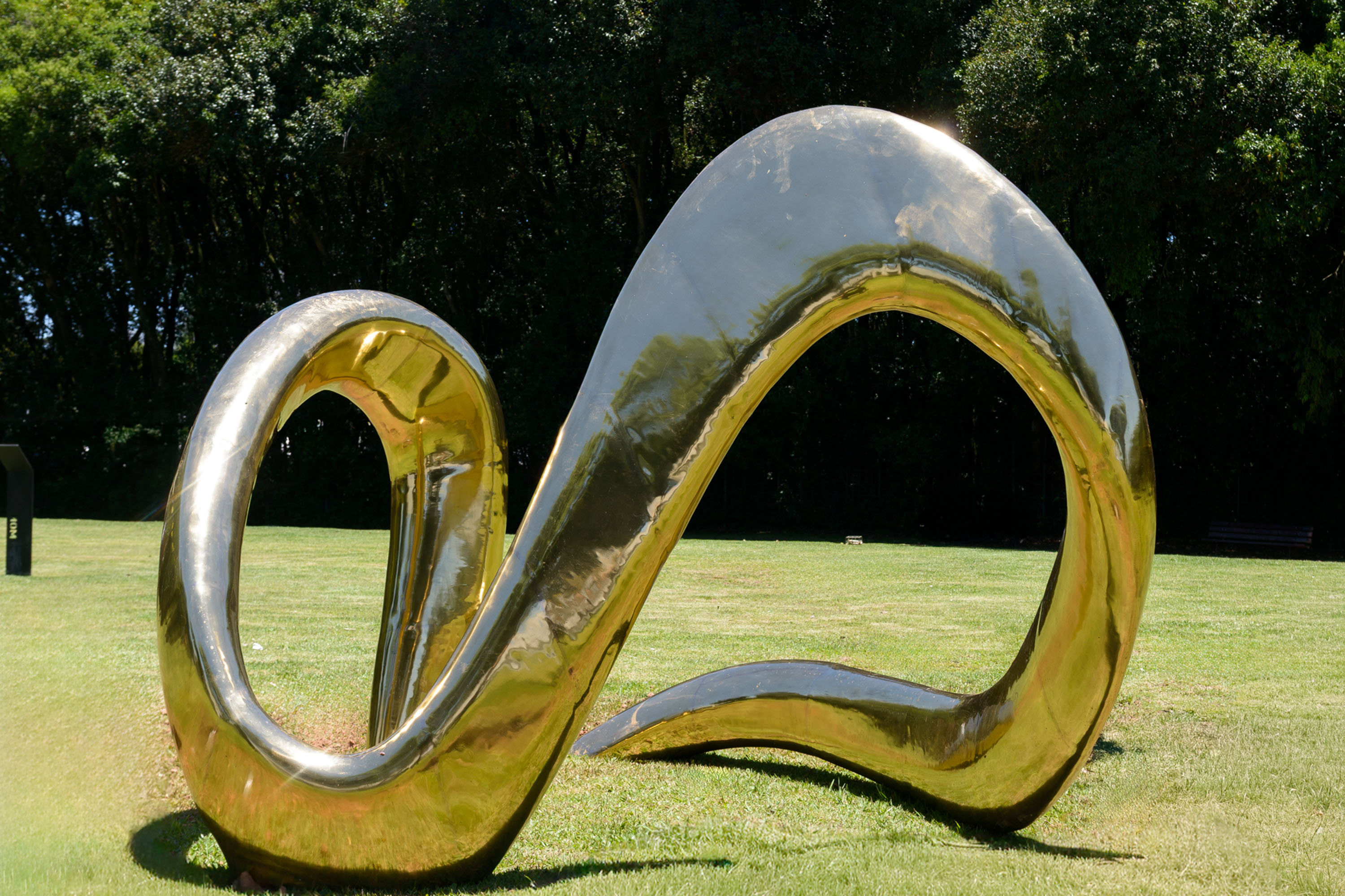 MON inaugura três exposições simultâneas no mês em que completa 23 anos