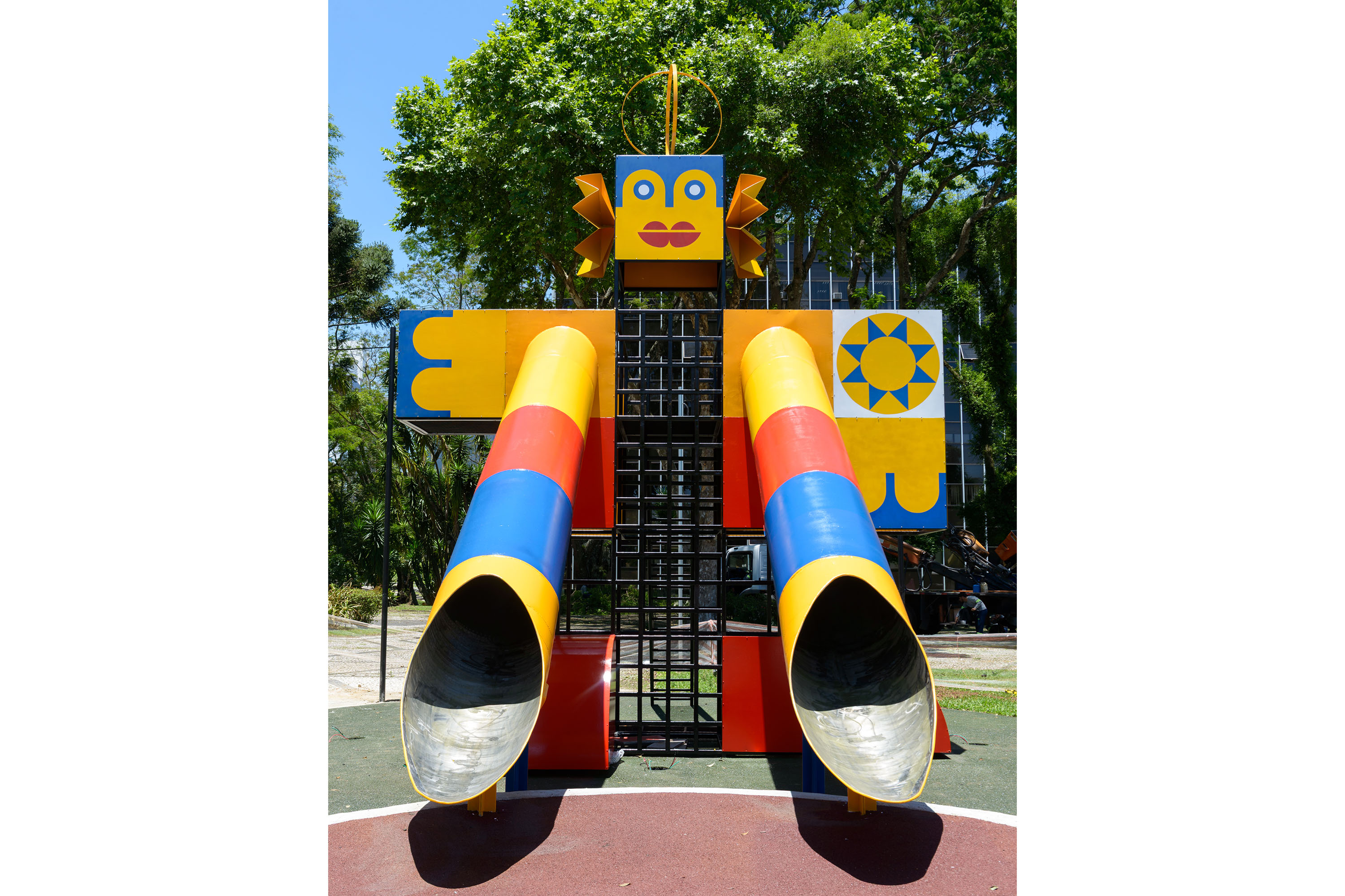 MON inaugura três exposições simultâneas no mês em que completa 23 anos