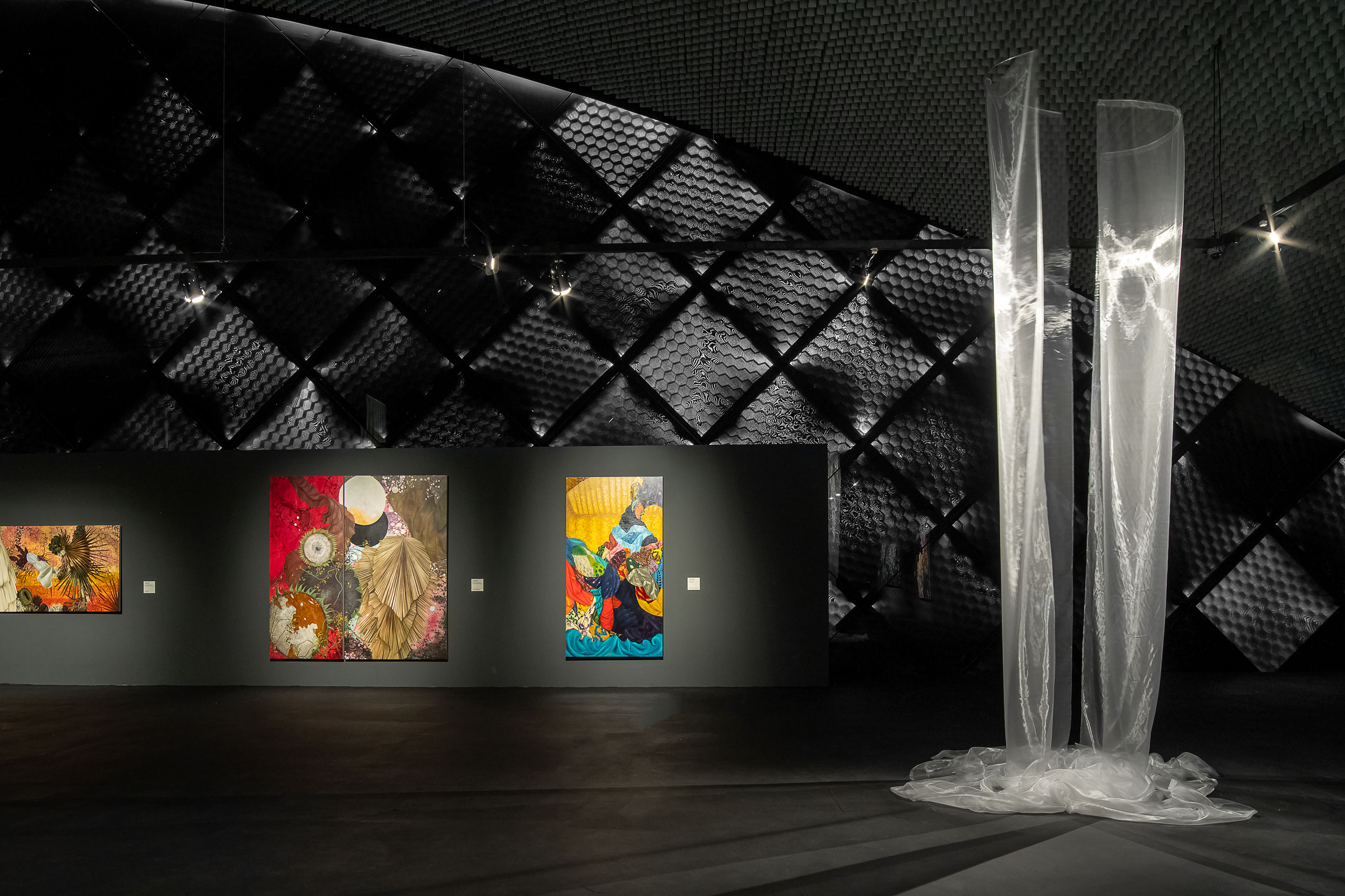 MON oferece oficina de bordado em dezembro inspirada na exposição “Através”