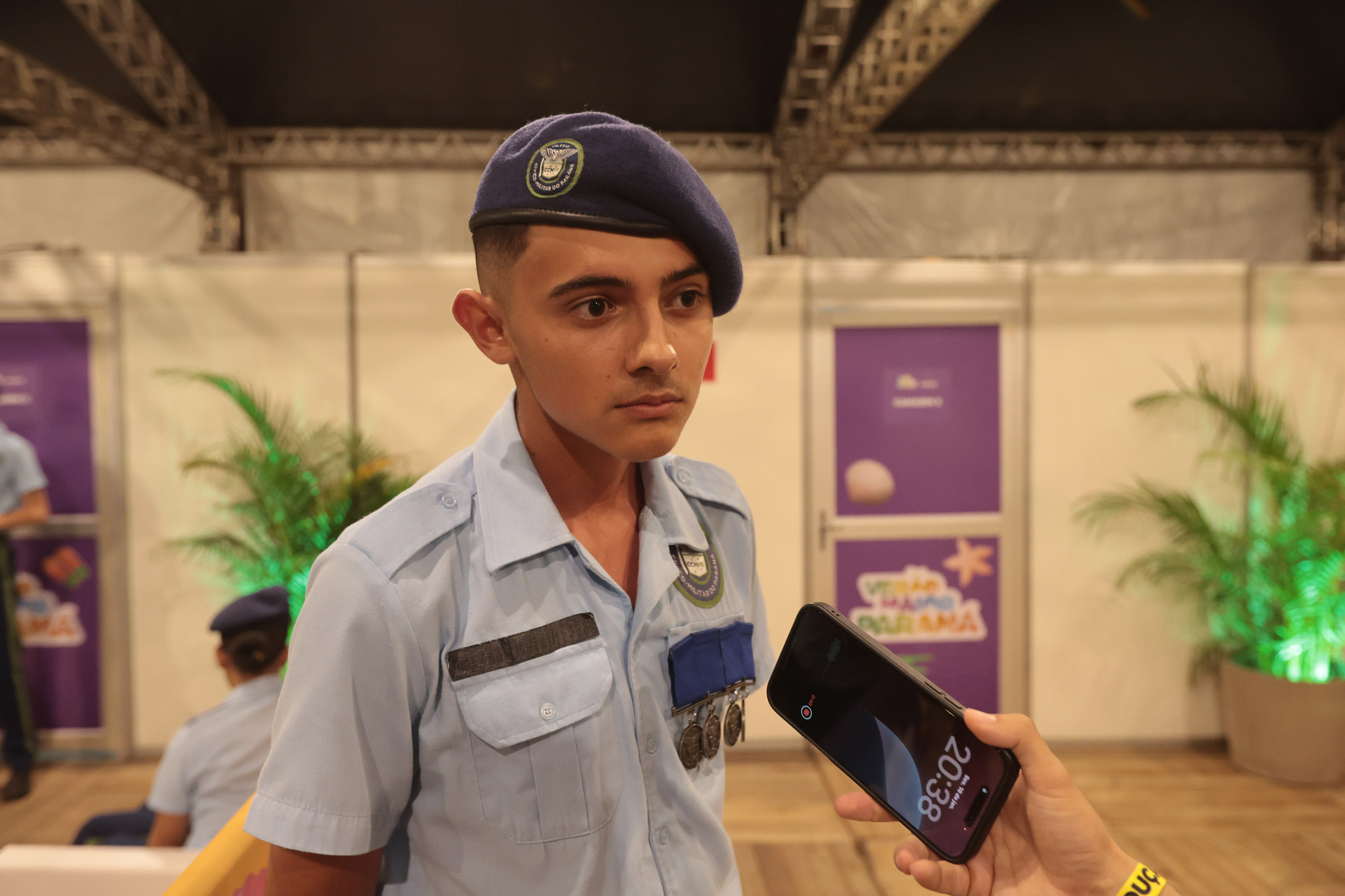 Na noite desta sexta-feira (16), crianças e adolescentes do coral do Colégio Cívico-Militar Professor Leandro Manuel da Costa se apresentaram no palco principal de Caiobá, em Matinhos, na abertura do show do Gipsy Kings by André Reyes.