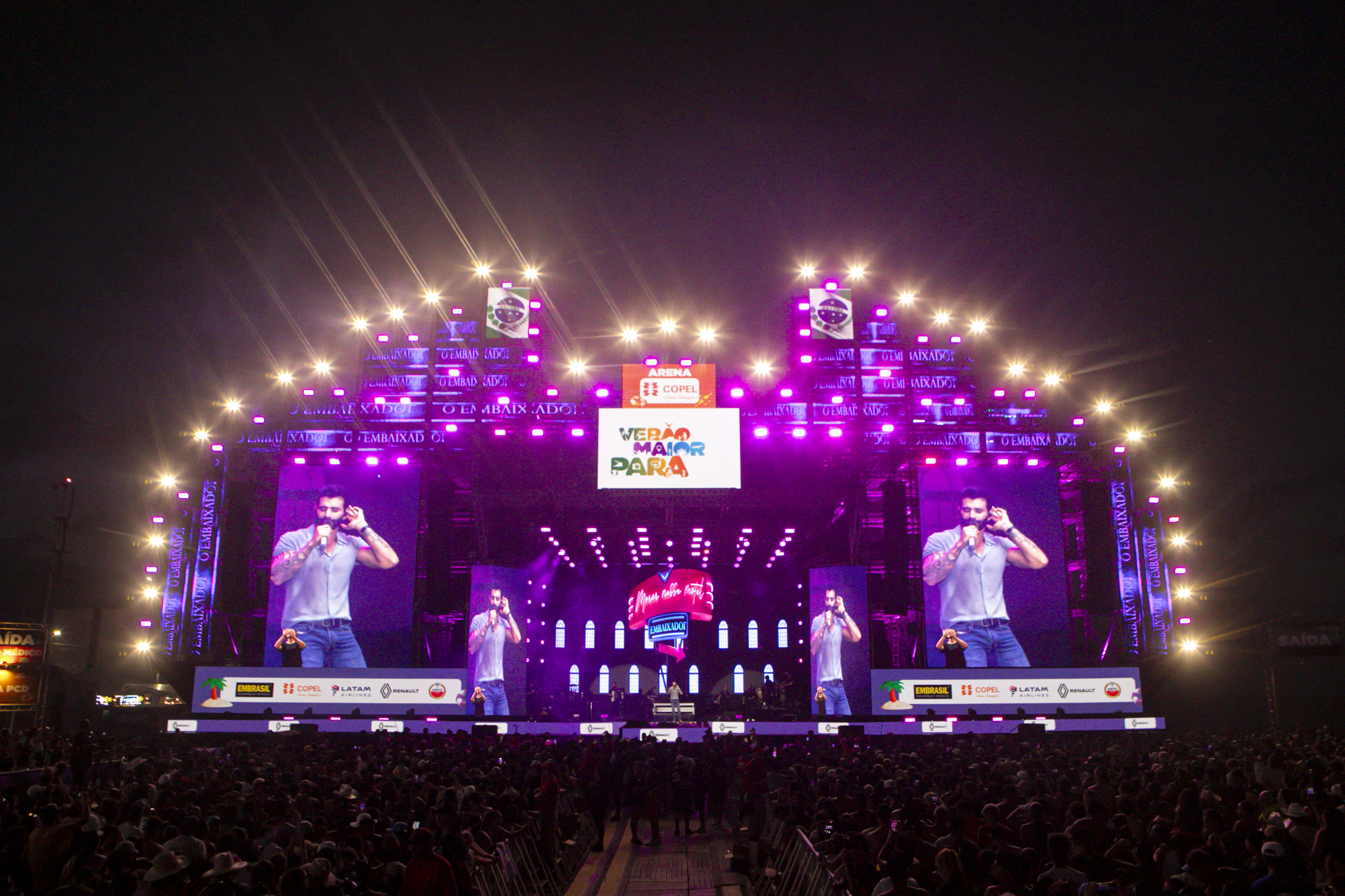 Gusttavo Lima faz show de 3 horas para multidão de 265 mil pessoas na praia de Matinhos