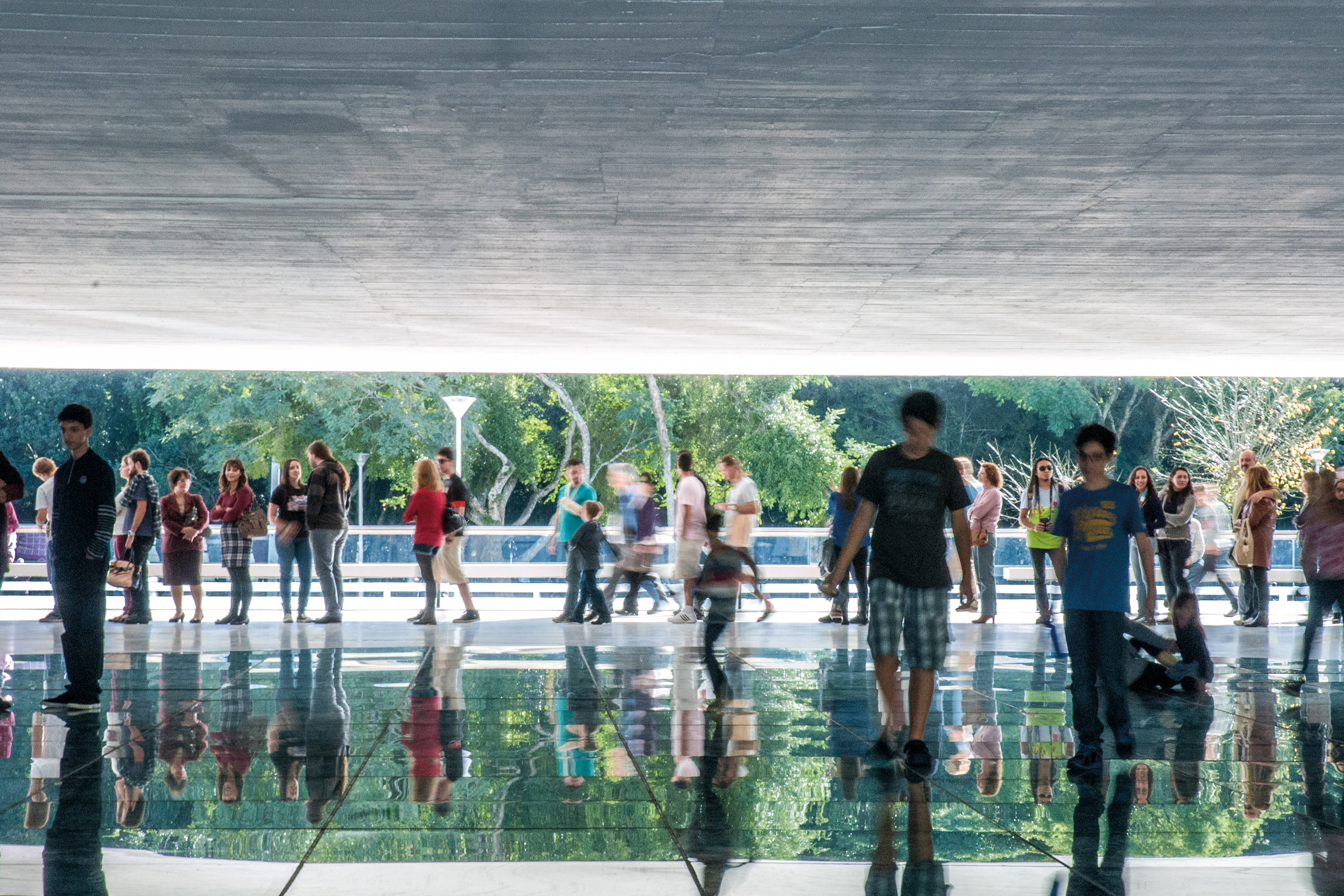 Programa Arte para Maiores explora a arquitetura do MON no mês de março