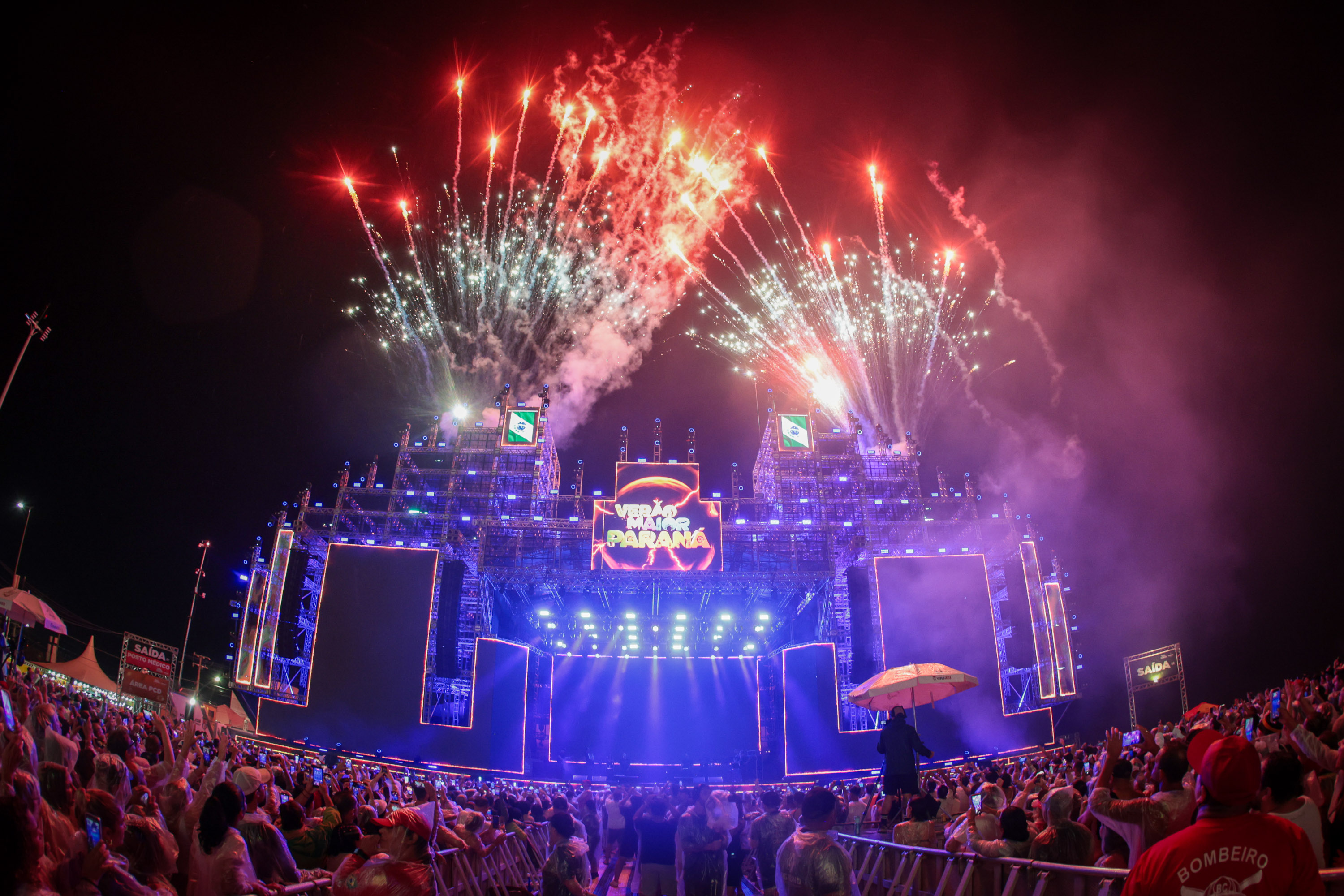A dupla Zezé Di Camargo e Luciano durante a apresentação do seu show dentro da programação do Verão Maior Paraná, em Matinhos - 07/02/2026