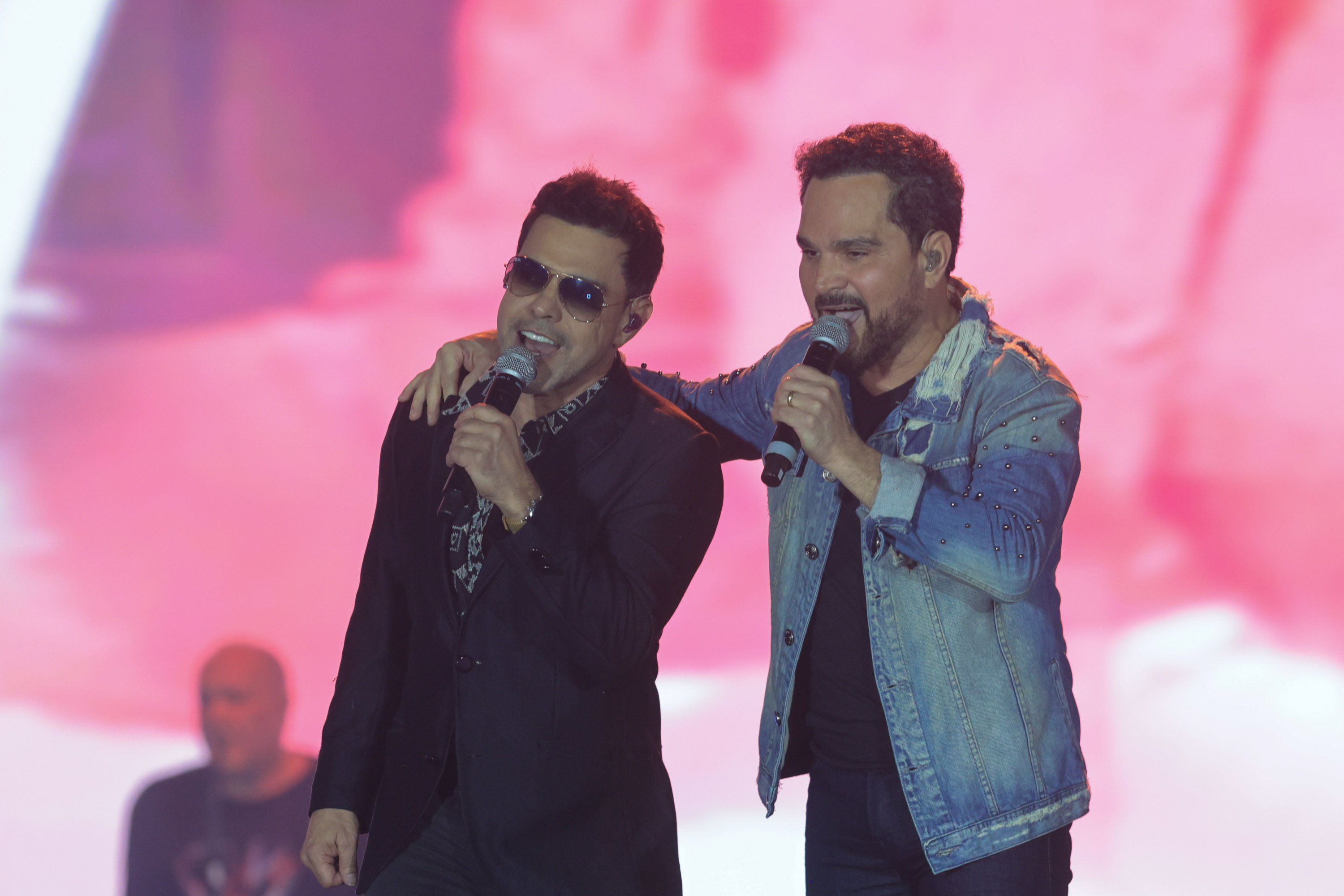 A dupla Zezé Di Camargo e Luciano durante a apresentação do seu show dentro da programação do Verão Maior Paraná, em Matinhos - 07/02/2026
