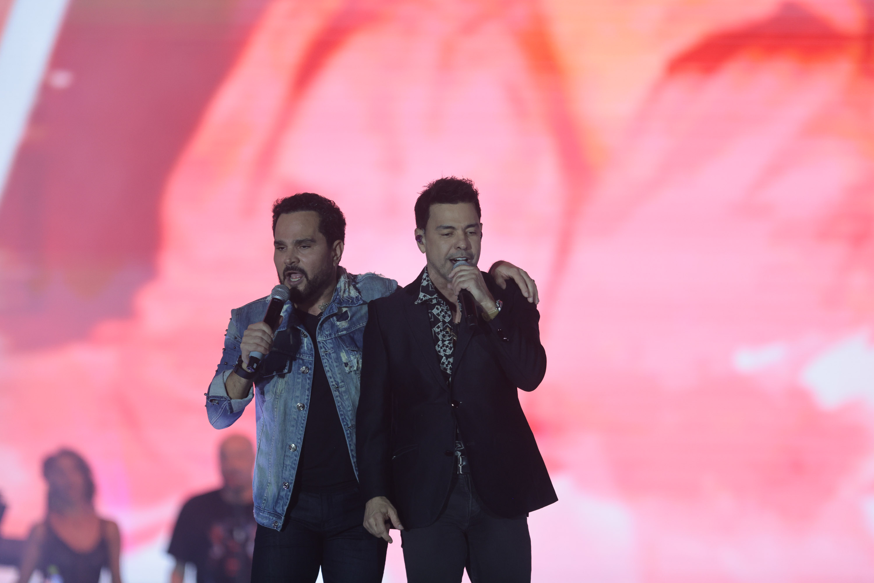 A dupla Zezé Di Camargo e Luciano durante a apresentação do seu show dentro da programação do Verão Maior Paraná, em Matinhos - 07/02/2026