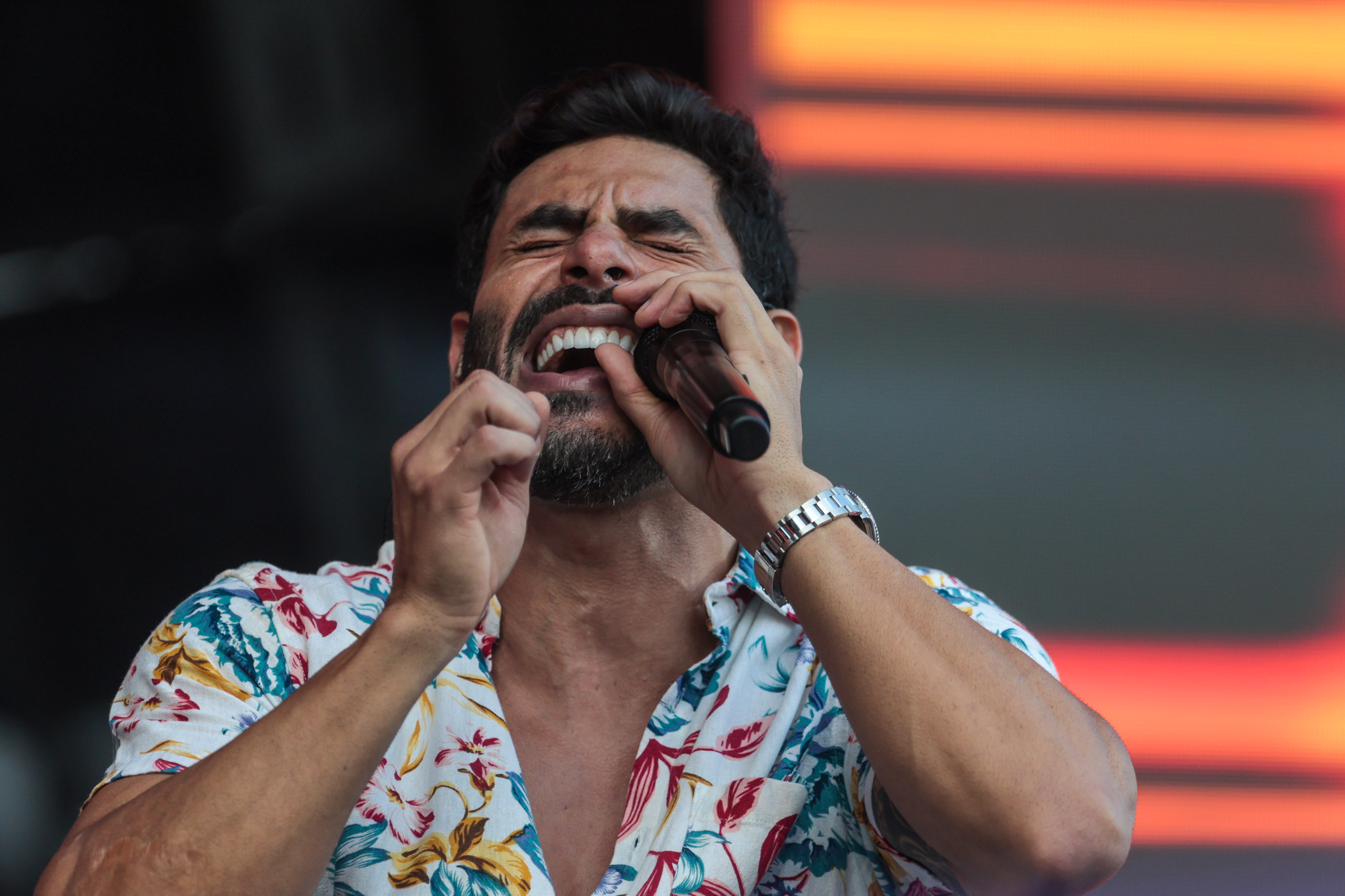 A dupla Israel e Rodolffo  durante  apresentação do seu  show  no Verão Maior Paraná, em Matinhos - 08/02/2026