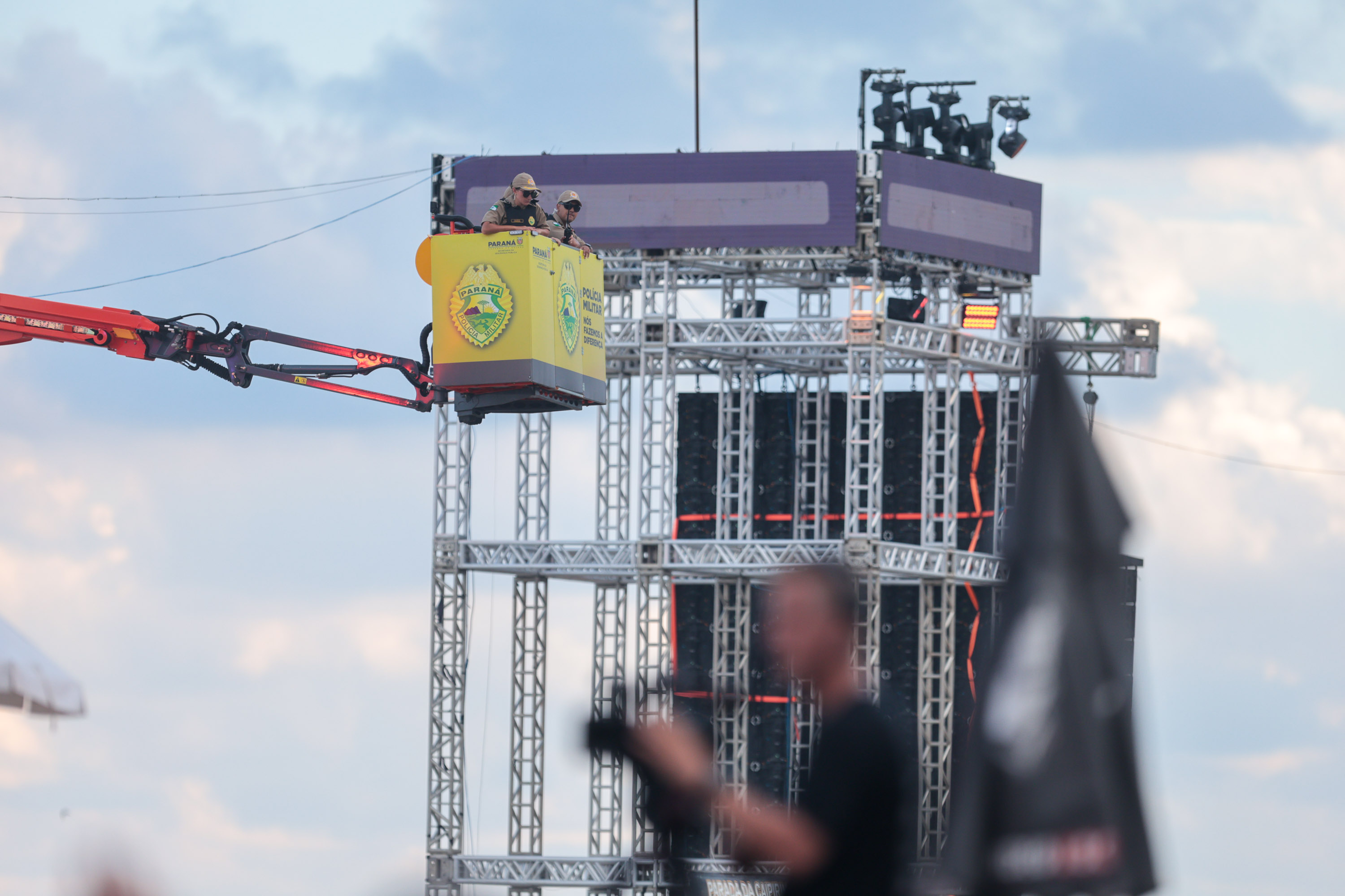 A dupla Israel e Rodolffo  durante  apresentação do seu  show  no Verão Maior Paraná, em Matinhos - 08/02/2026