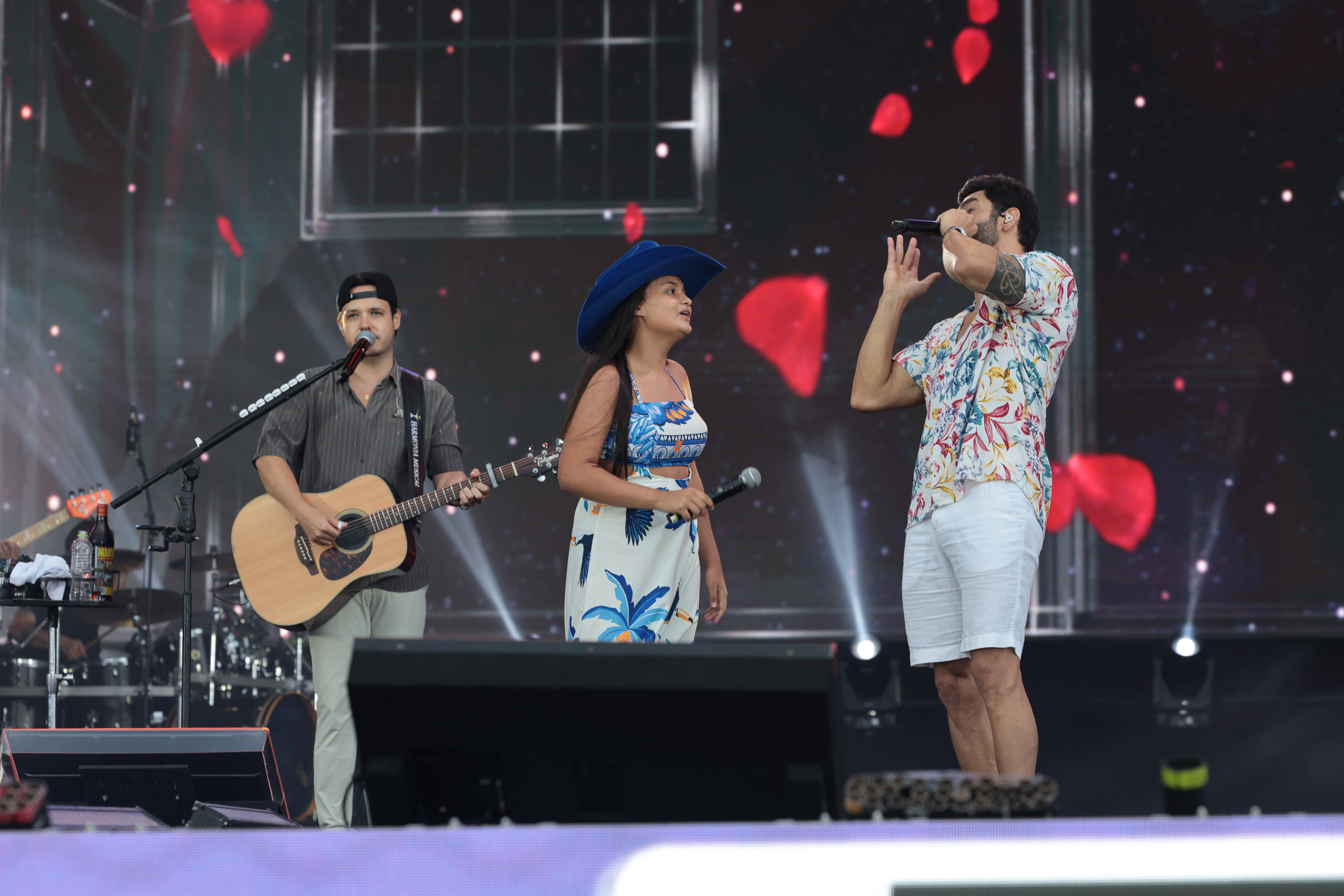 A dupla Israel e Rodolffo  durante  apresentação do seu  show  no Verão Maior Paraná, em Matinhos - 08/02/2026