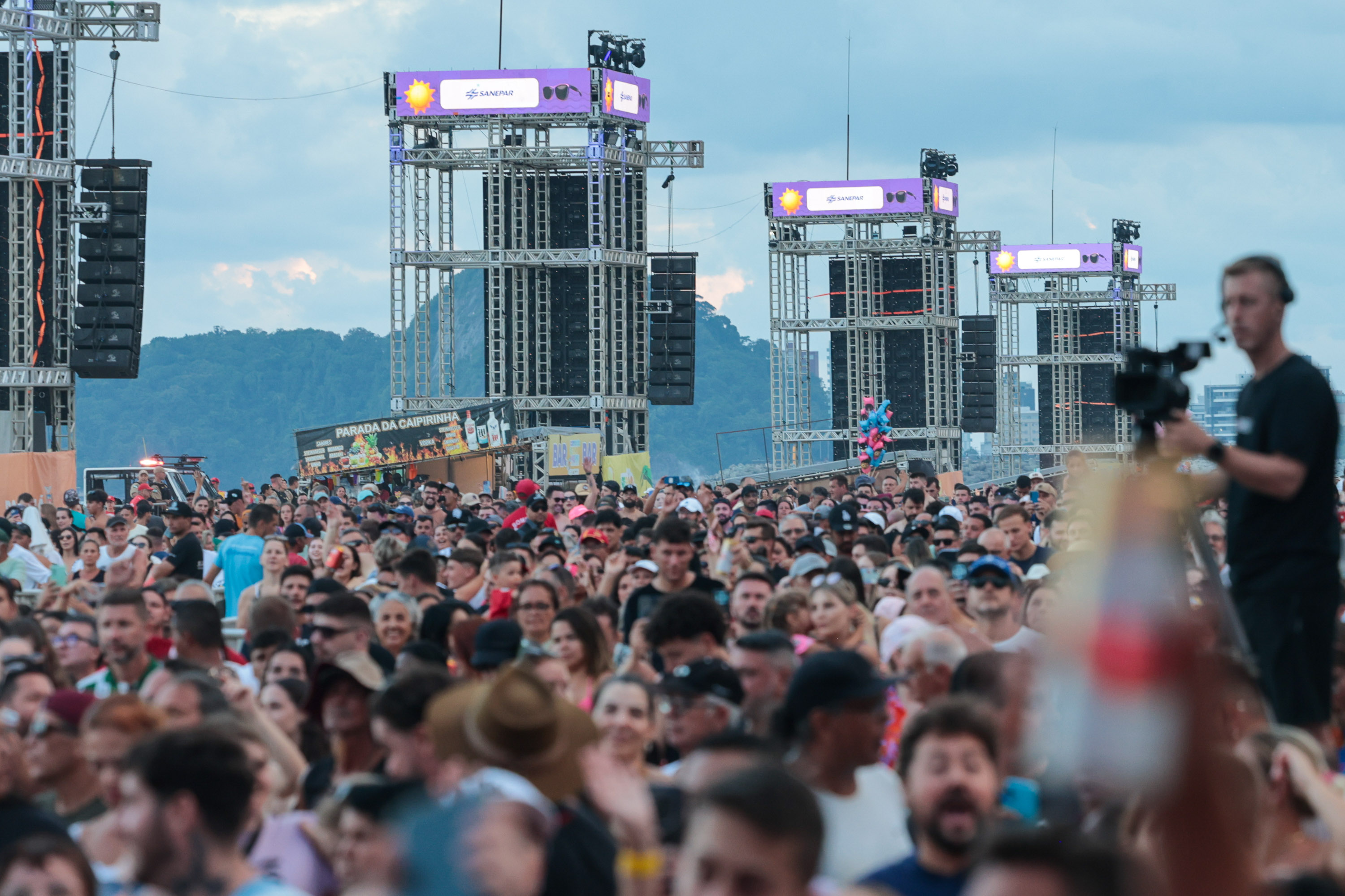 A dupla Israel e Rodolffo  durante  apresentação do seu  show  no Verão Maior Paraná, em Matinhos - 08/02/2026