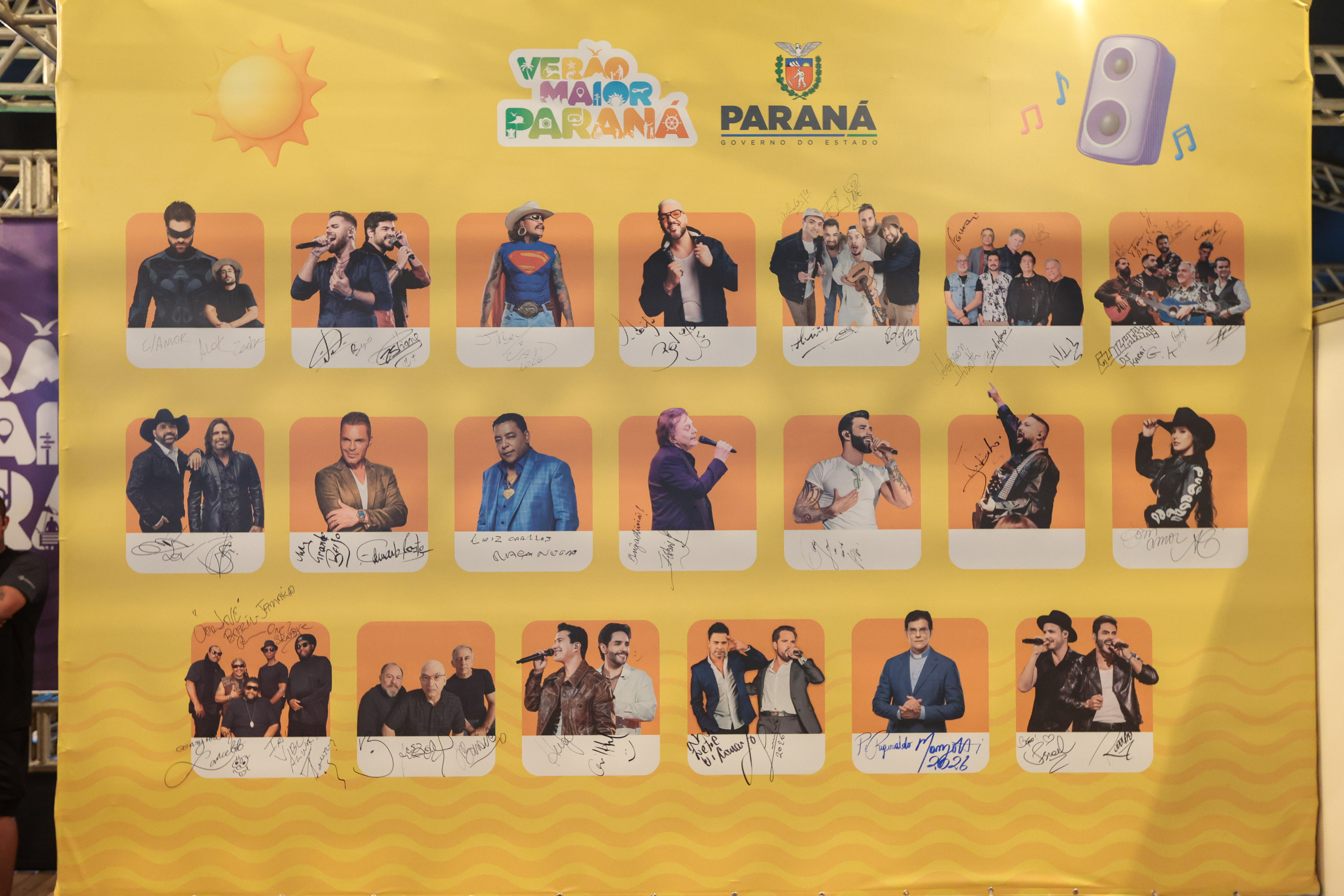 A dupla Israel e Rodolffo  durante  apresentação do seu  show  no Verão Maior Paraná, em Matinhos - 08/02/2026