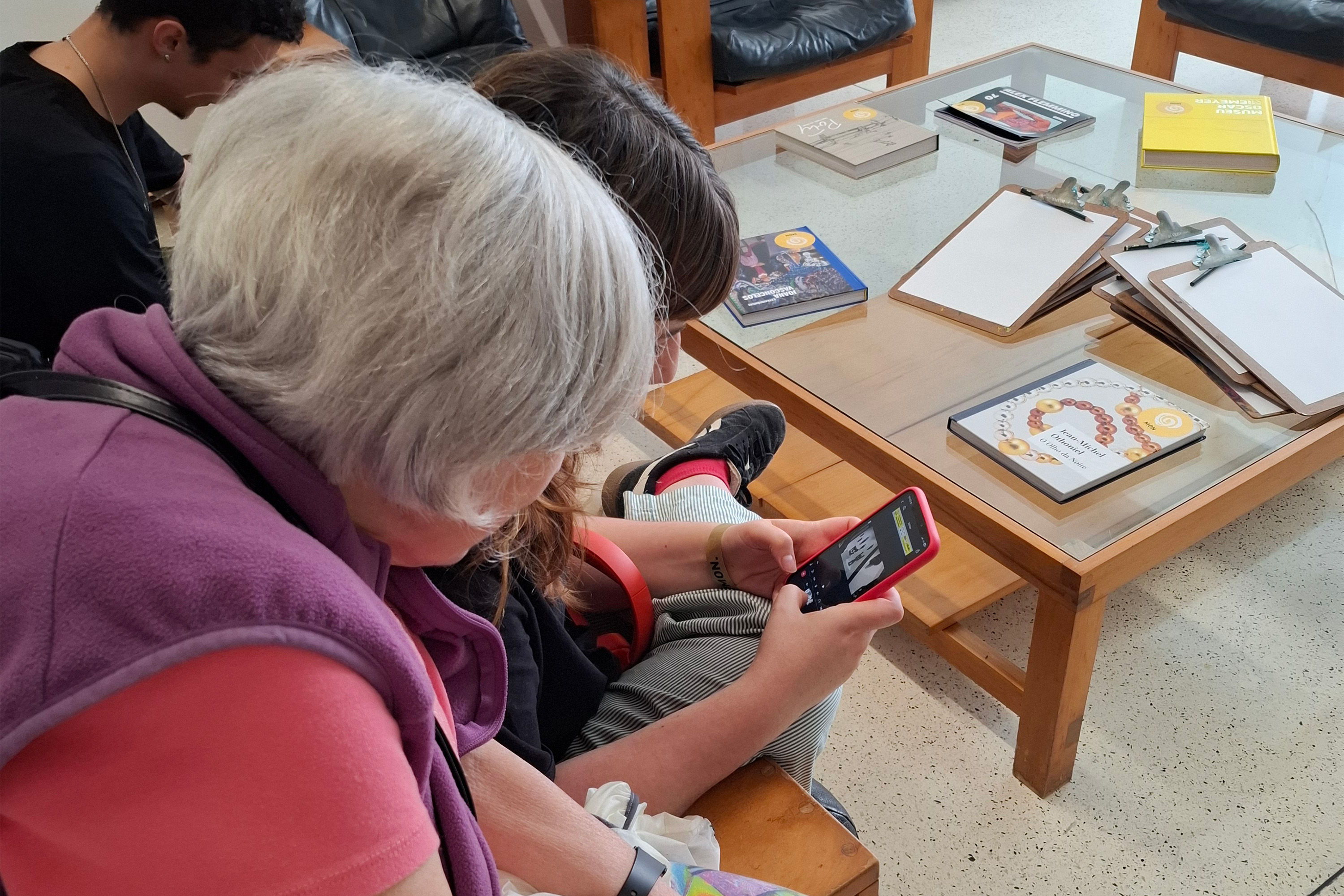 No mês das mulheres, MON promove oficina de fotografia inspirada na artista Julia Kater