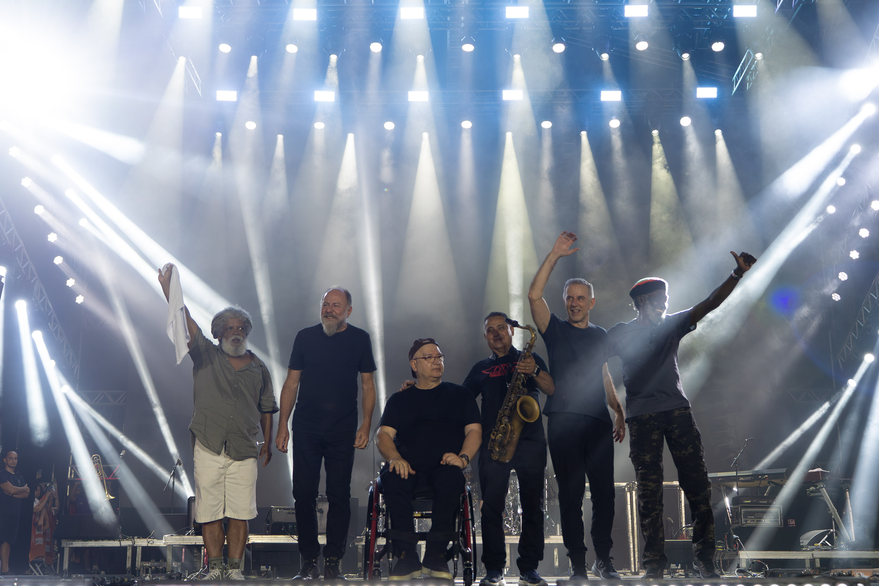 Paralamas do Sucesso voltam a empolgar público com hits atemporais em retorno ao Litoral paranaense