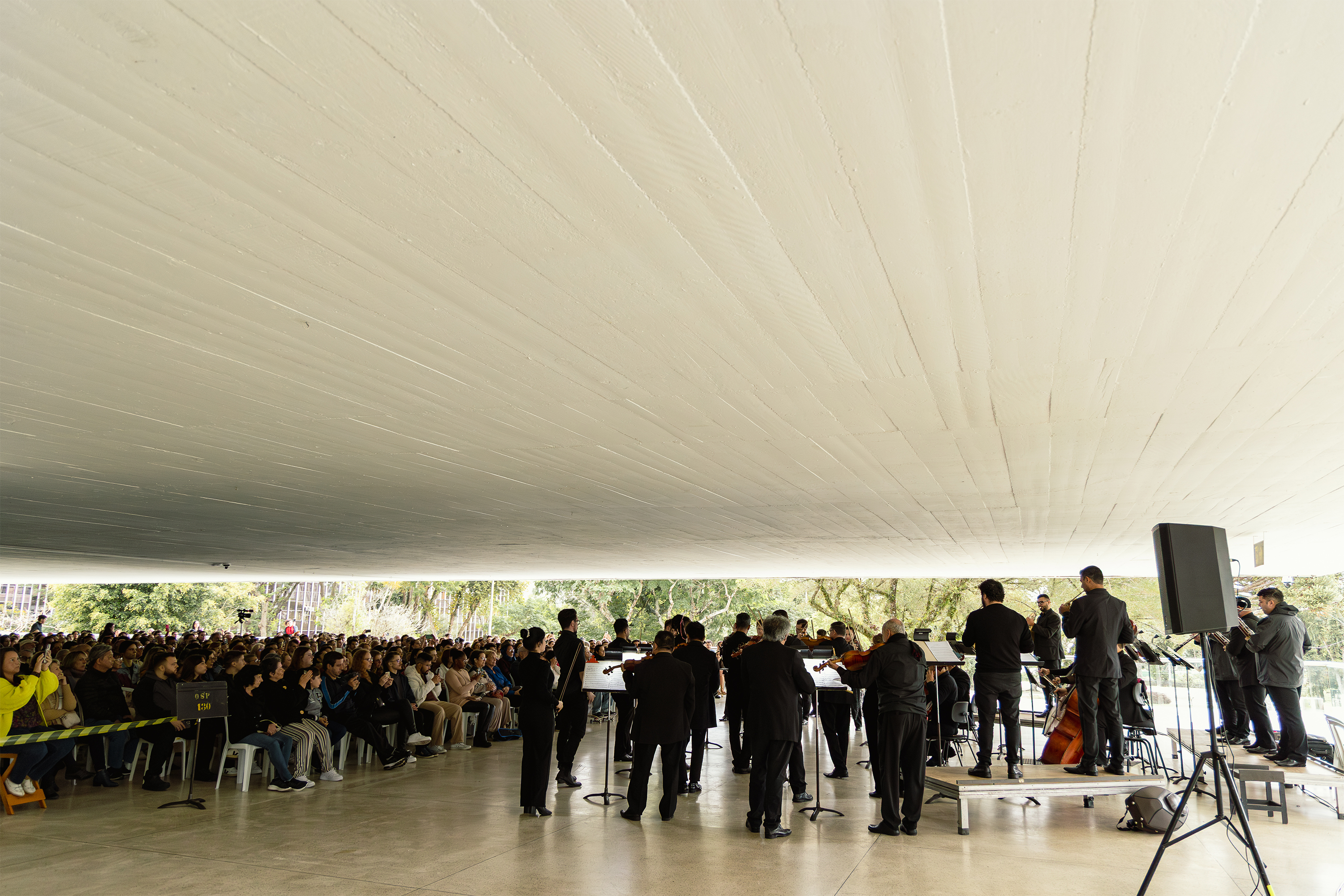 Mozart gratuito no MON, duas novas exposições e Vera Holtz estão na agenda cultural