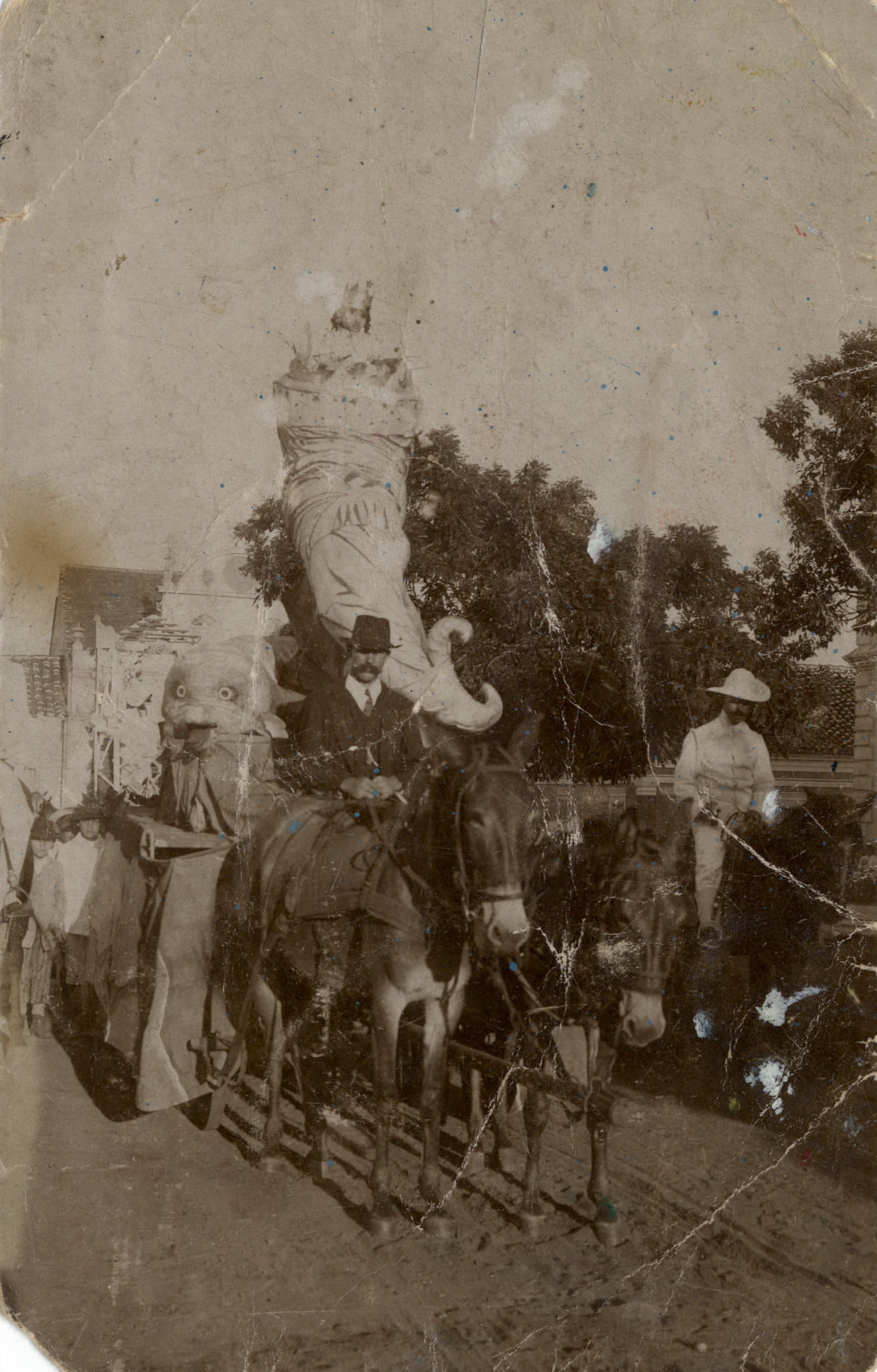 Carnaval em todo o Estado: conheça parte da história carnavalesca do Paraná.