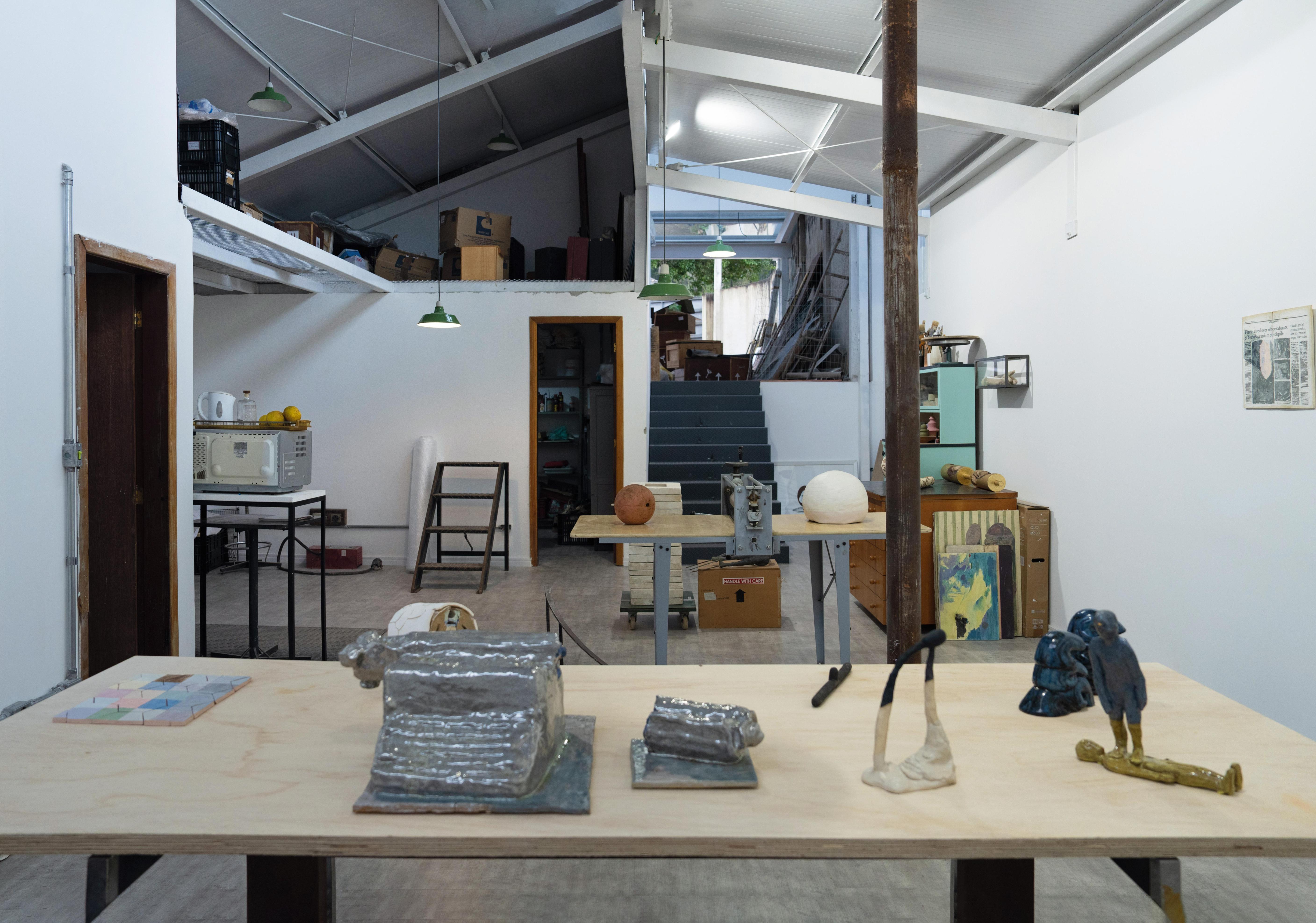 Livro sobre mulheres artistas e seus espaços de trabalho será lançado no MUPA