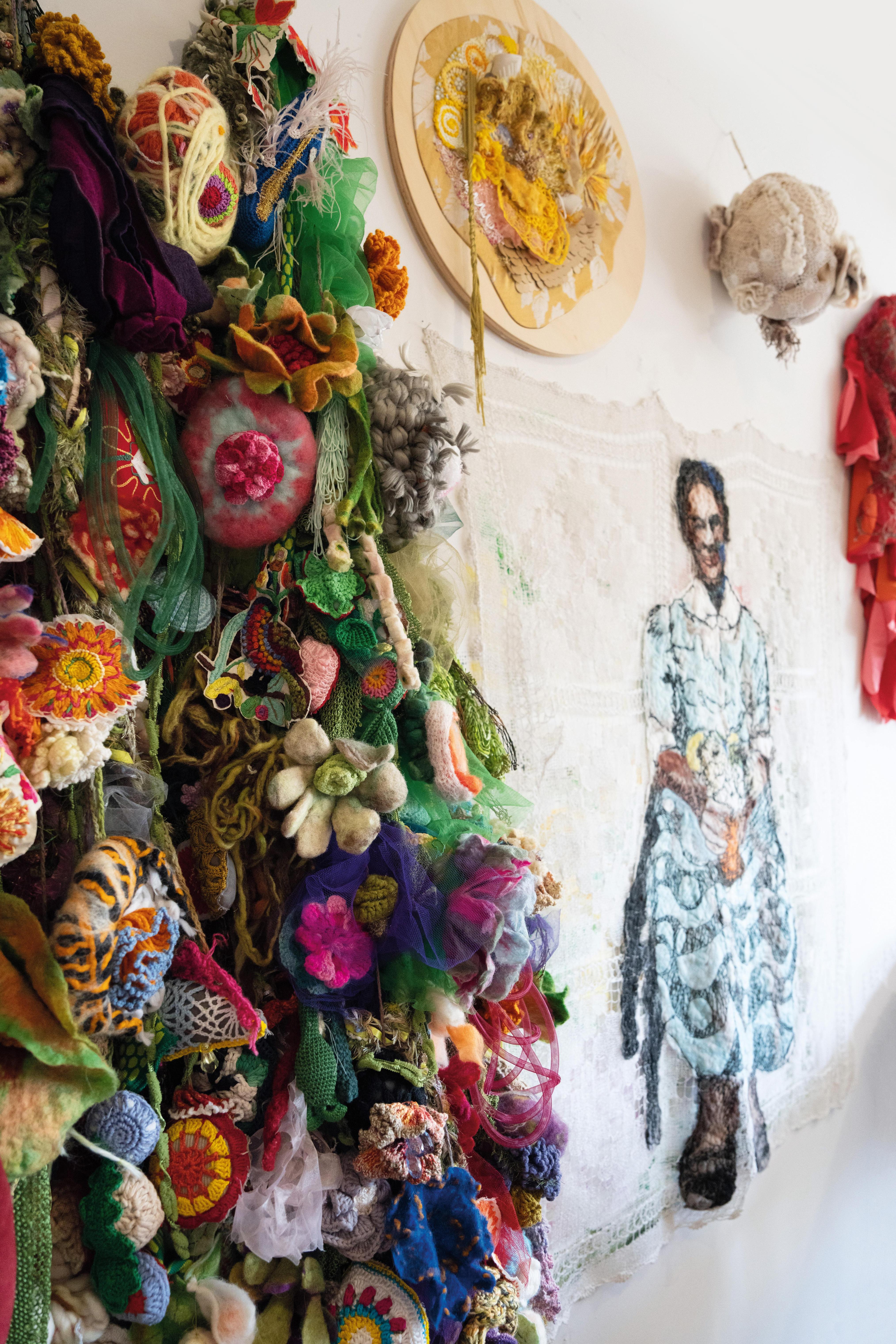 Livro sobre mulheres artistas e seus espaços de trabalho será lançado no MUPA