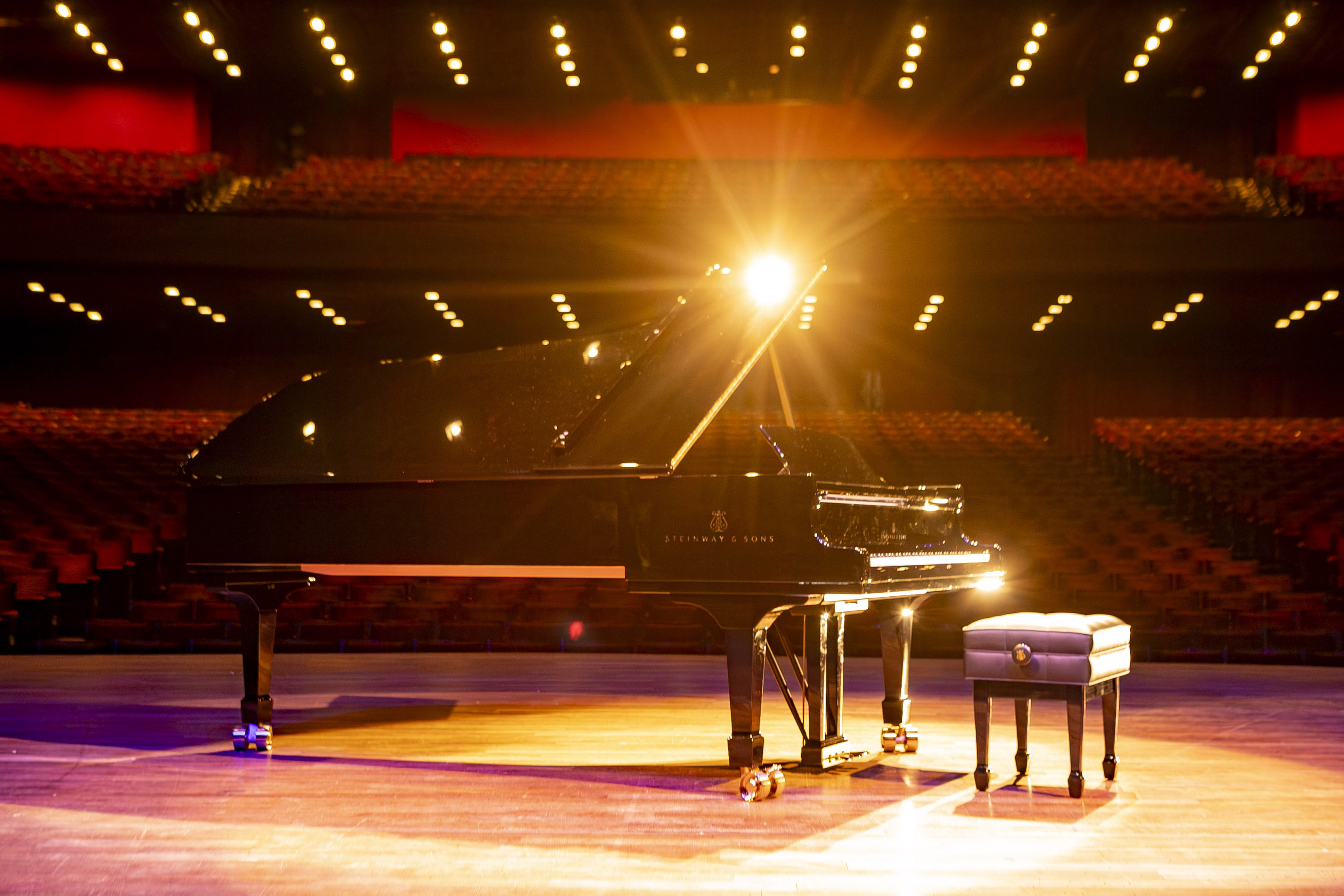 Orquestra Sinfônica estreia novo piano Steinway & Sons com o irlandês Barry Douglas