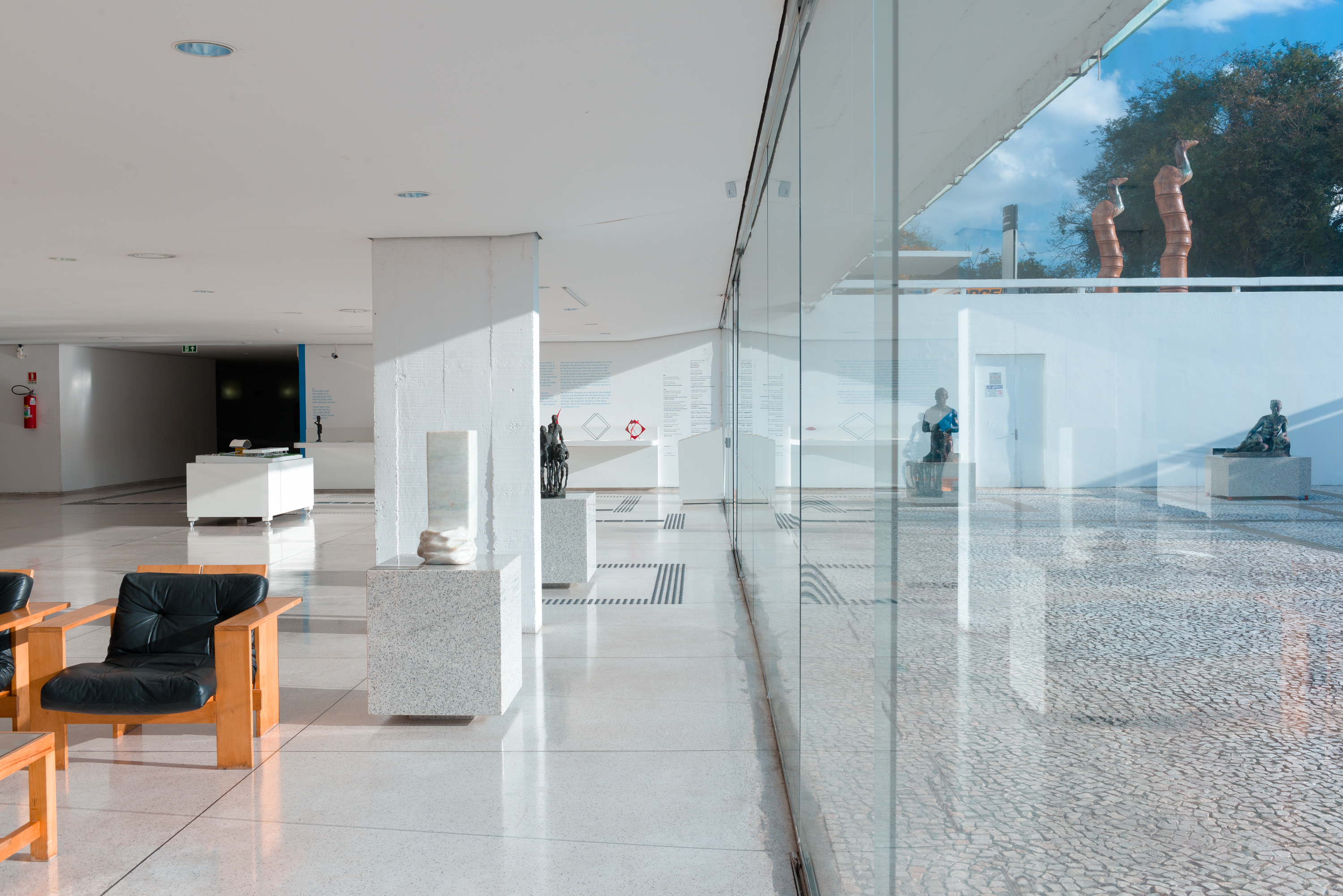 Museu Oscar Niemeyer promove oficina de modelagem em argila em abril