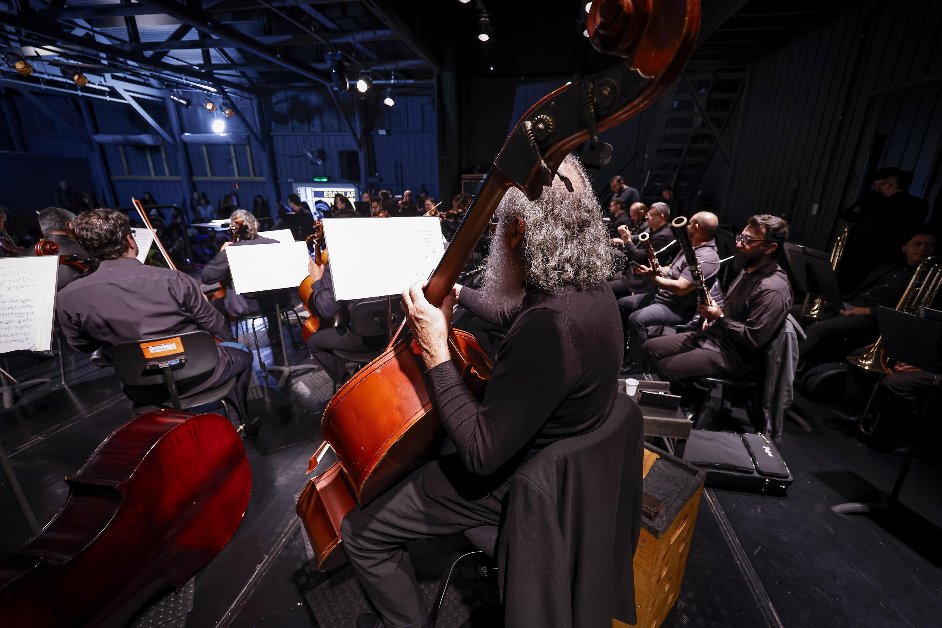 Orquestra Sinfônica do Paraná encanta crianças em concerto didático em Araucária