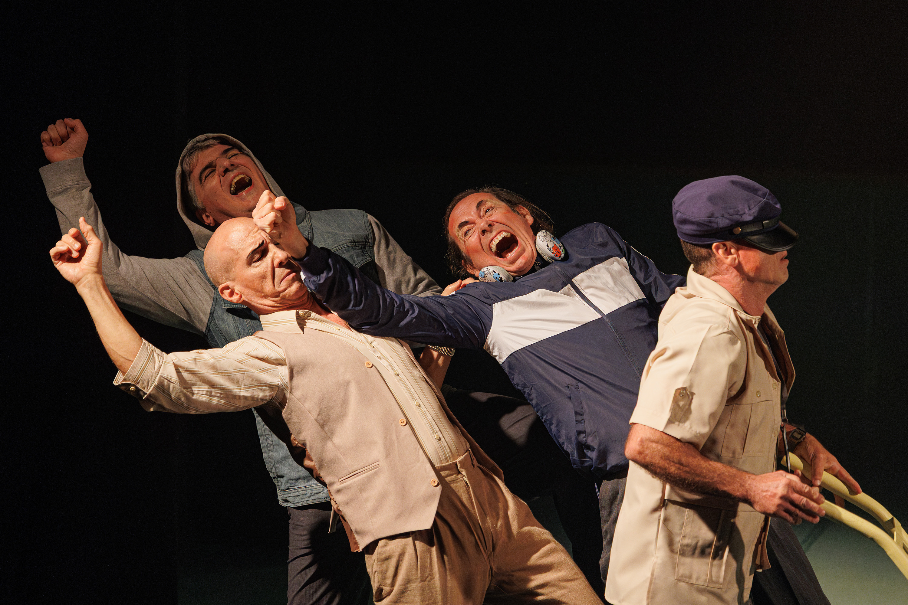 G2 do Teatro Guaíra encerra temporada de “Gregor” com lotação máxima