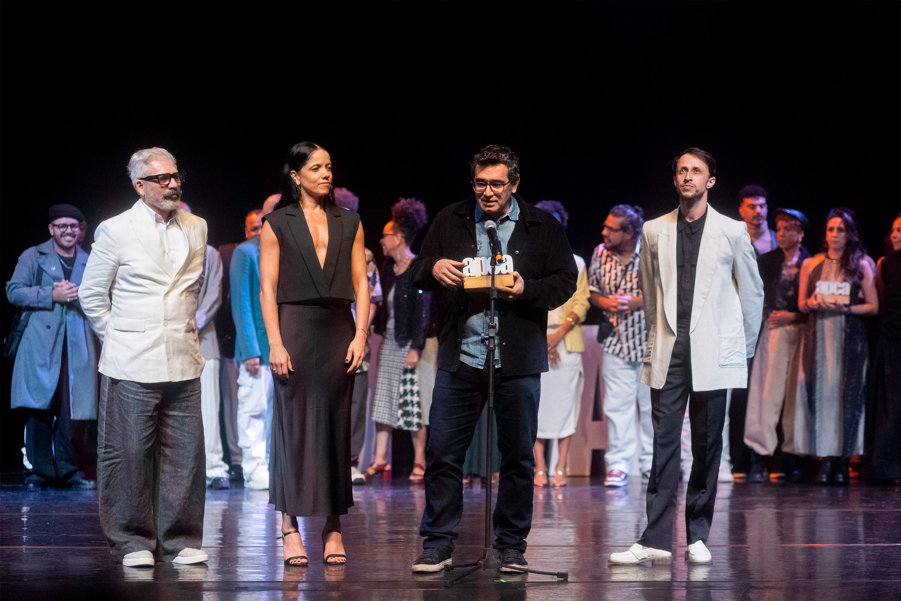 Balé Teatro Guaíra recebe Prêmio APCA em São Paulo