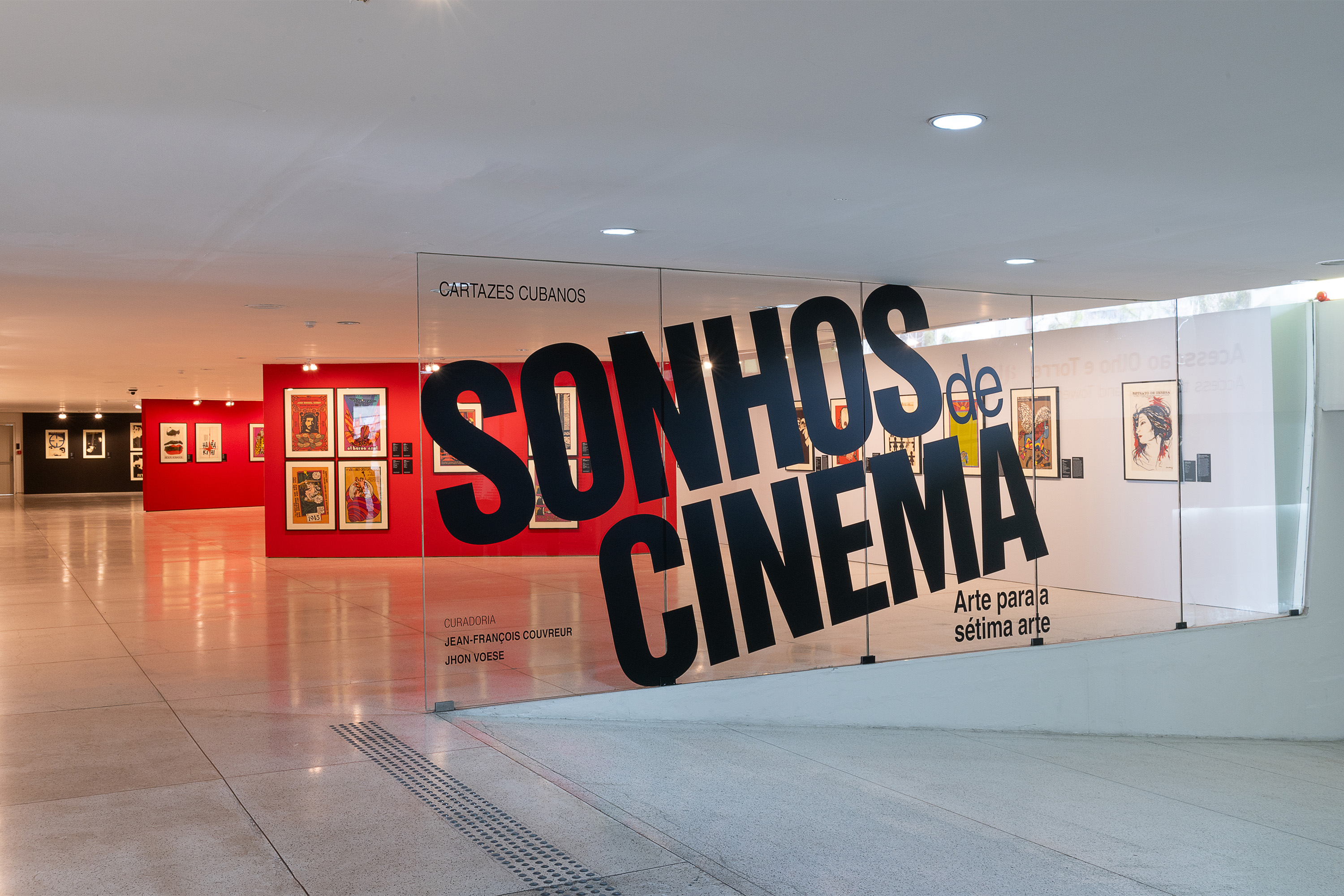 Exposição “Sonhos de Cinema: Arte para a Sétima Arte” fica até este domingo no MON