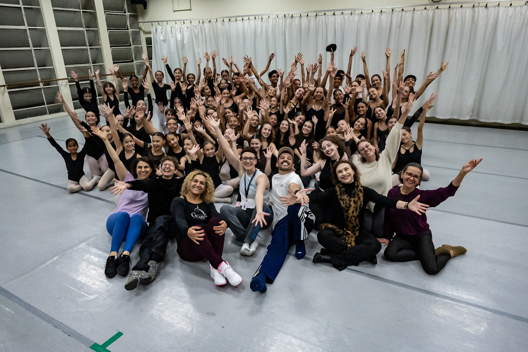 Escola de Dança Teatro Guaíra celebra 70 anos com espetáculo que revisita a própria trajetória