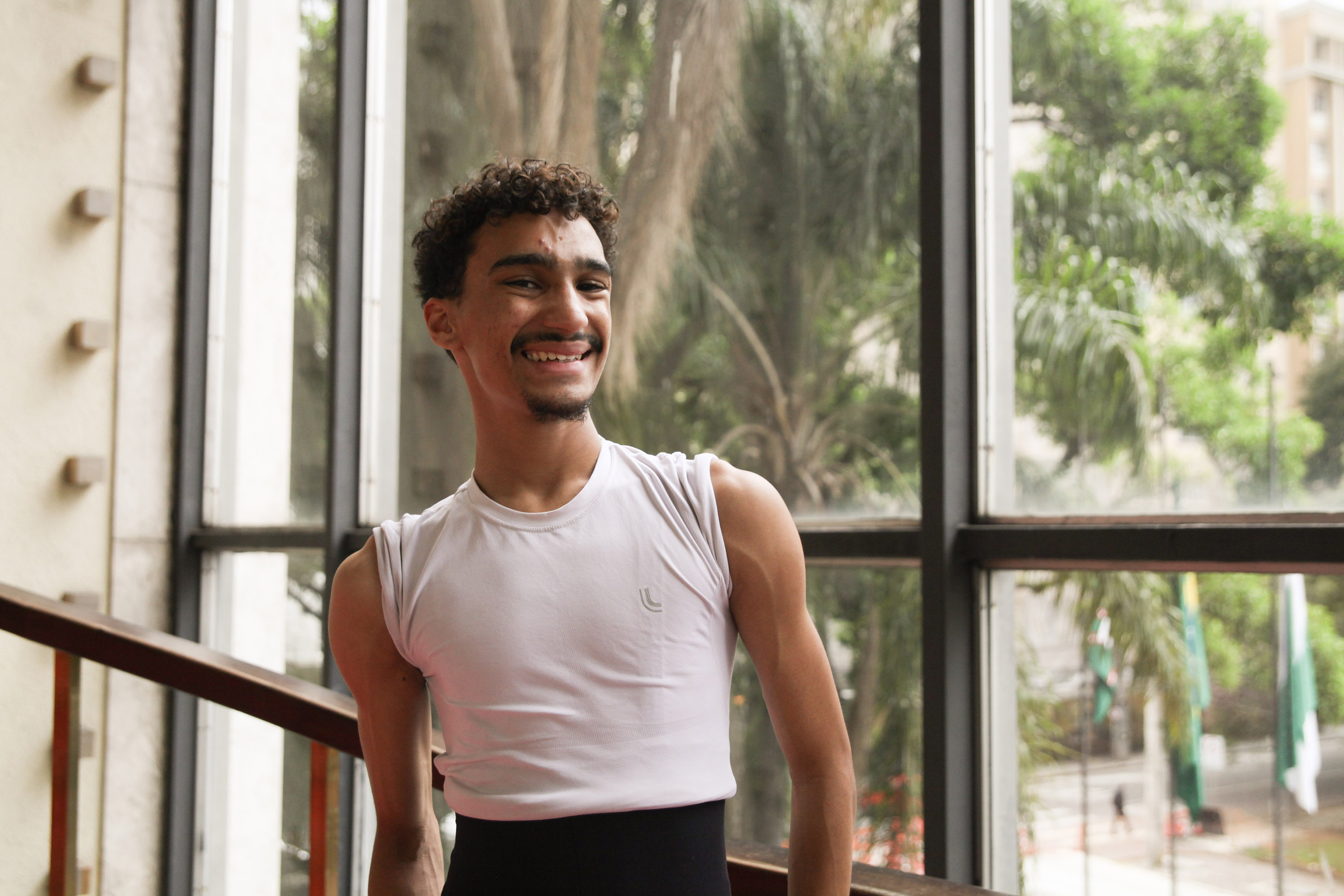 Aluno da Escola de Dança Teatro Guaíra conquista oportunidade em companhia italiana