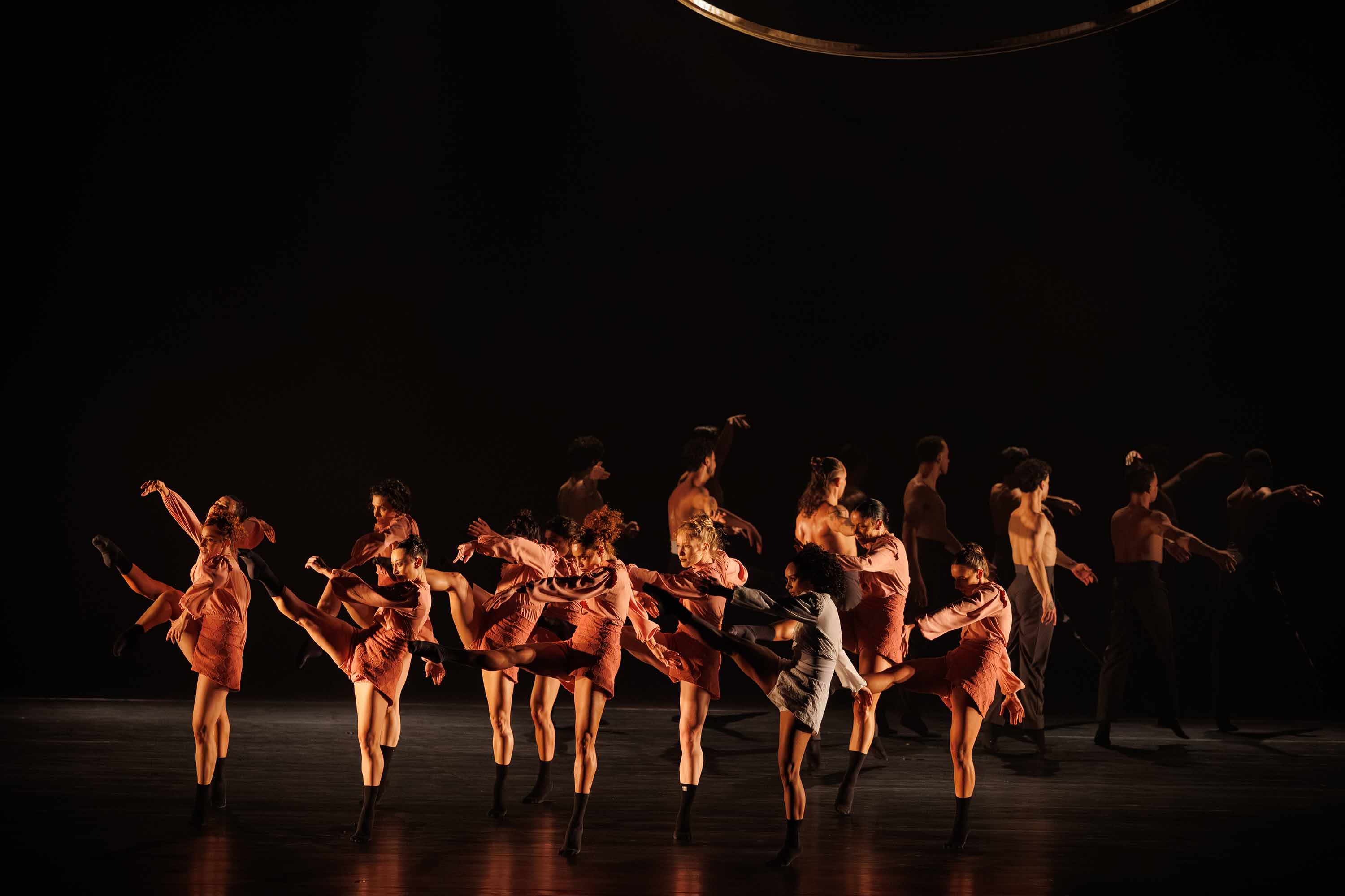 Balé Teatro Guaíra encerra 2026 com apresentações no interior e em Goiás, estreia e retomada de projeto