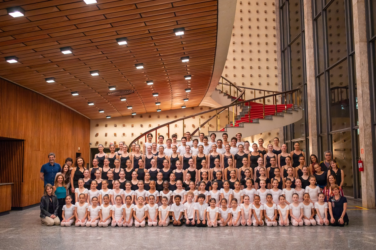 Escola de Dança Teatro Guaíra apresenta Mostra EDTG - Poesia do Gesto.