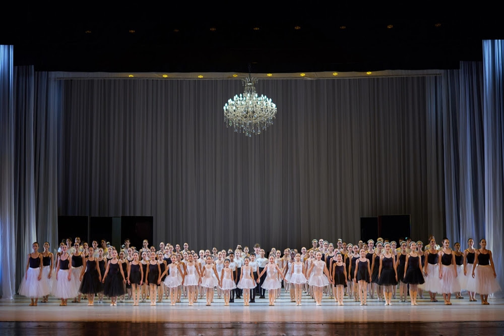 Escola de Dança Teatro Guaíra apresenta Mostra EDTG - Poesia do Gesto.