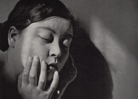 Foto de Yasuko Nojima. Revista Koga (Light Pictures), 1932.