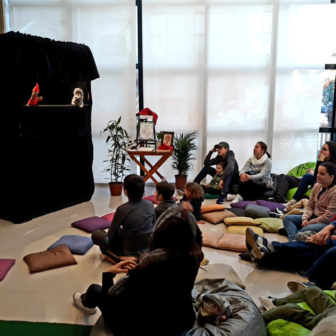Projeto Hora do Conto acontece na Biblioteca Pública do Paraná.
