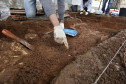 Museu Paranaense conduz escavações arqueológicas no centro histórico de Curitiba