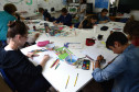 Aula de desenho no Centro Juvenil de Artes.