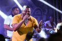 O público vai se despedir dos shows com o axé e o pagode do Grupo Sempre Tem e do Ara Ketu, que se revezam nos palcos.