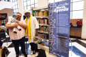 Biblioteca Pública do Paraná inaugura Estante Afro — Maria Águeda com mais de 500 livros. Foto: Kraw Penas/SEEC 