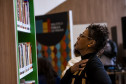 Biblioteca Pública do Paraná inaugura Estante Afro — Maria Águeda com mais de 500 livros. Foto: Kraw Penas/SEEC 