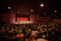 Orquestra Sinfônica encanta plateia lotada do Guaíra com repertório dos Beatles