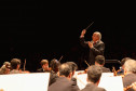 Concerto da Orquestra Sinfônica do Paraná com pianista português lota o Guairão