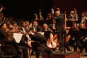 Concerto da Orquestra Sinfônica do Paraná com pianista português lota o Guairão