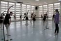 Ópera de Paris compartilha conhecimento com alunos da Escola de Dança do Guaíra