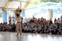 Escola de Dança Teatro Guaíra fez 11 apresentações em pátios de escolas públicas em 2025
