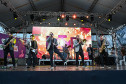 Rock da Big Time Orchestra anima veranistas no Palco Sunset em Guaratuba