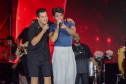 Hugo & Guilherme atraem 87 mil pessoas para as areias de Caiobá com hits icônicos