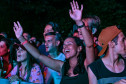 Ilha do Mel tem noite especial do Verão Maior e conquista artistas